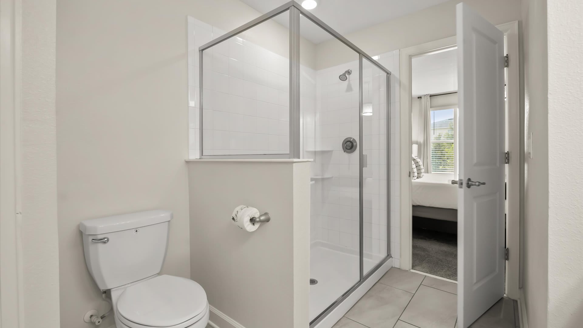 En-suite bathroom with standing shower