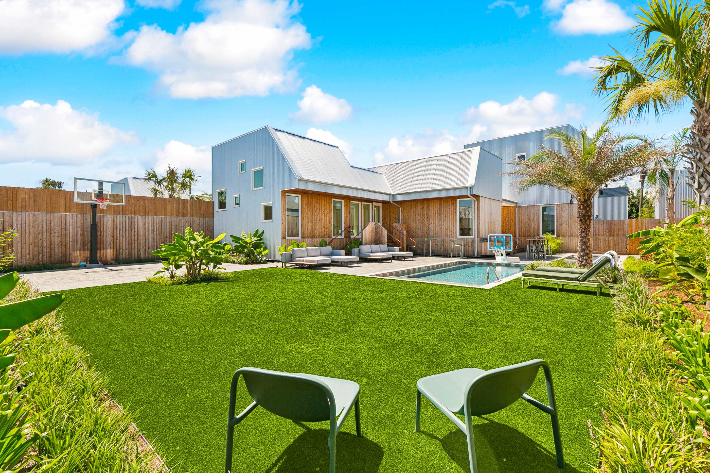 Heated Pool And Spa With Outdoor Kitchen - Stunning Group Retreat - New Orleans, LA