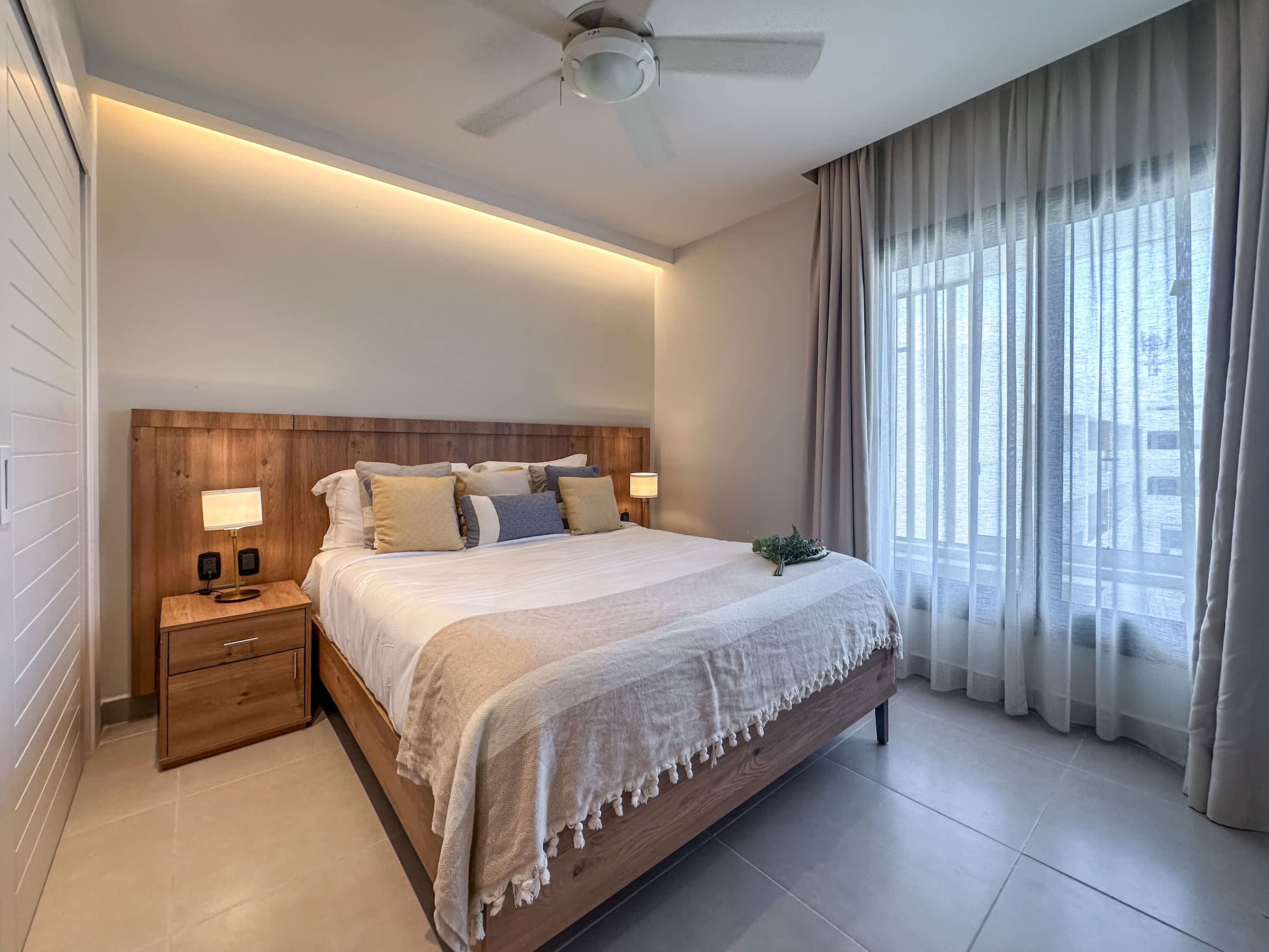 Fantastic 2 BR apartment steps from beach