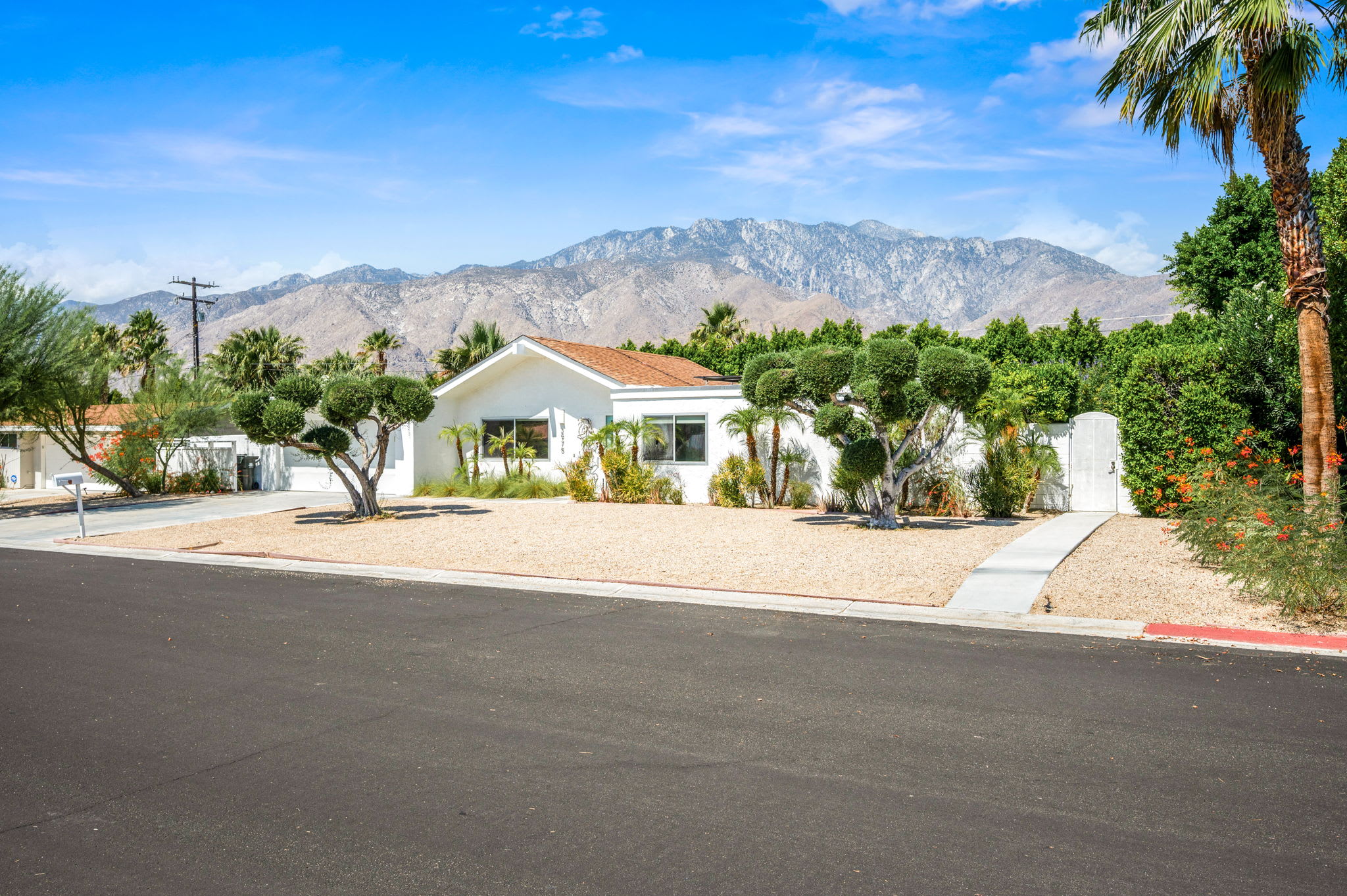 Nova Mae in Palm Springs, California by Luxus Vacation Properties