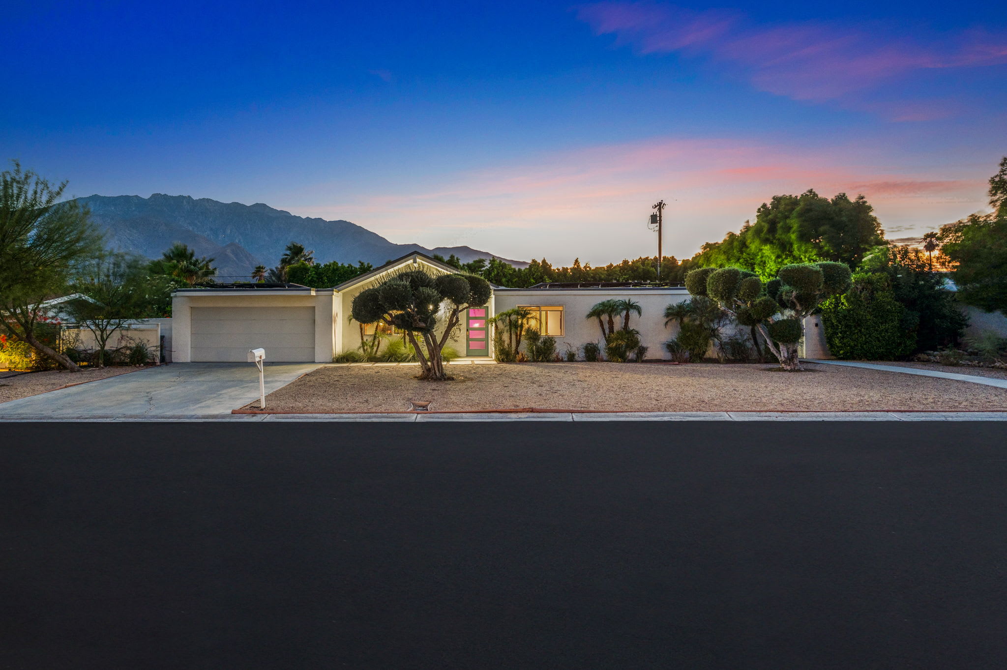 Nova Mae in Palm Springs, California by Luxus Vacation Properties