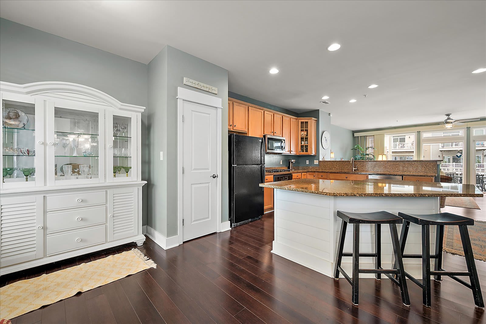 Spacious Three Bedroom Townhome with Pool Access