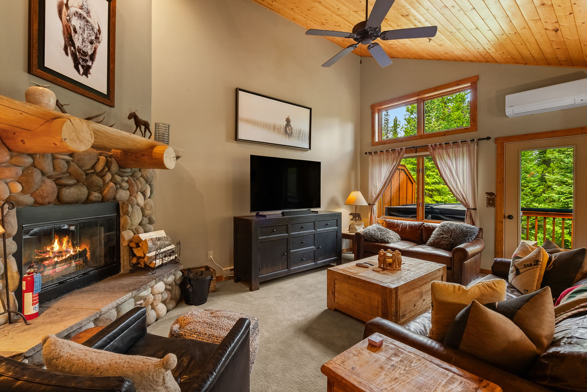 *New Listing* Cozy 3 Bed Mountain Home w/ Private Hot Tub  — Big Sky, MT — vacation rental