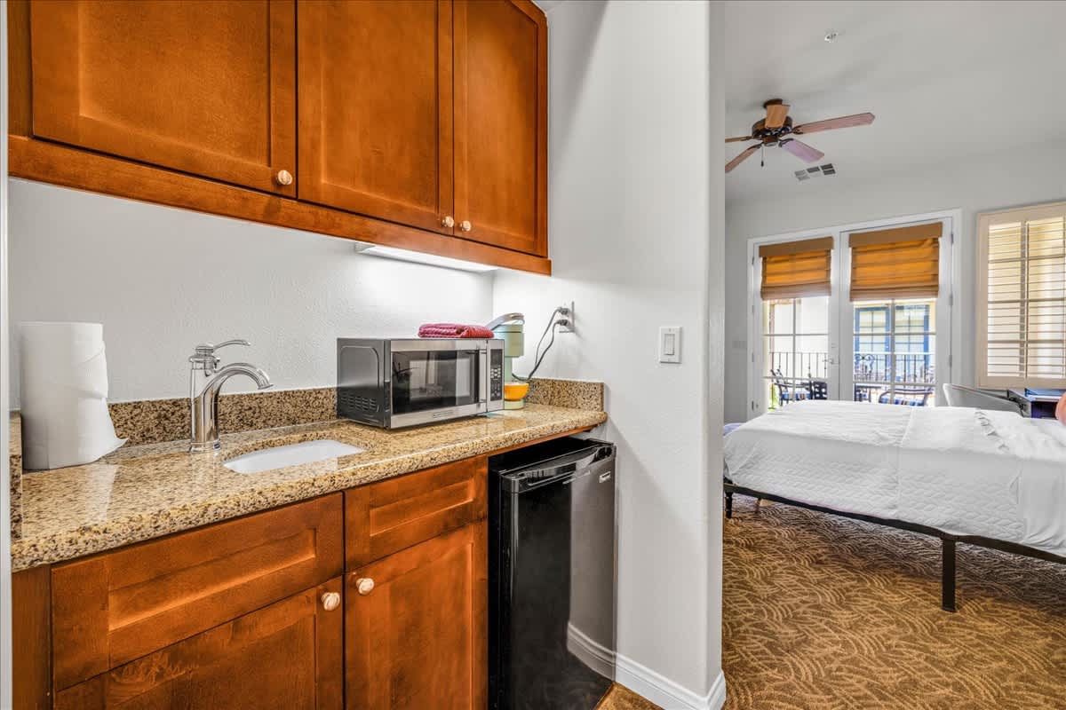 Upstairs Studio with Impeccable Views #B - Photo 5