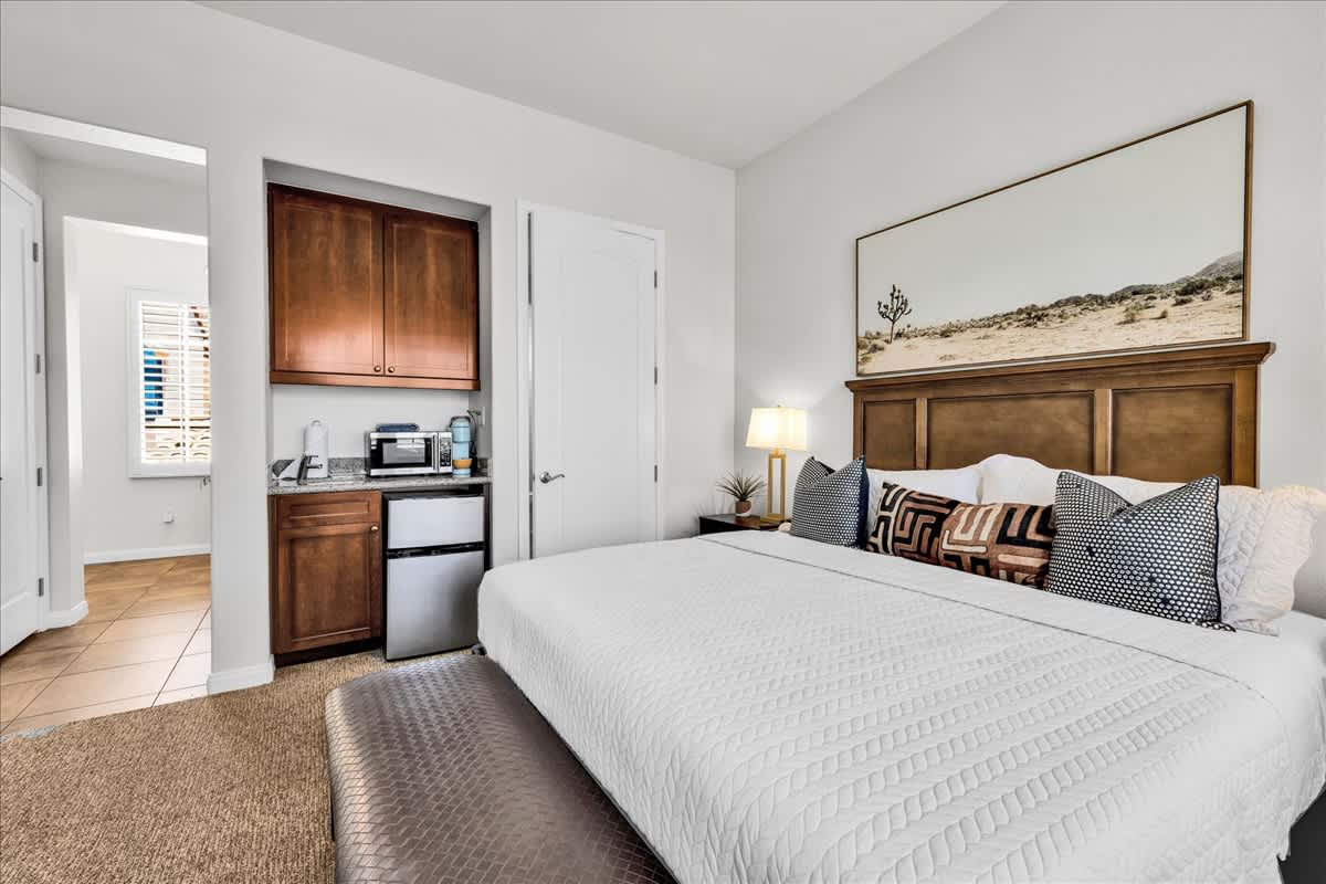 Upstairs Studio in Heart of Legacy Villas #C - Photo 2