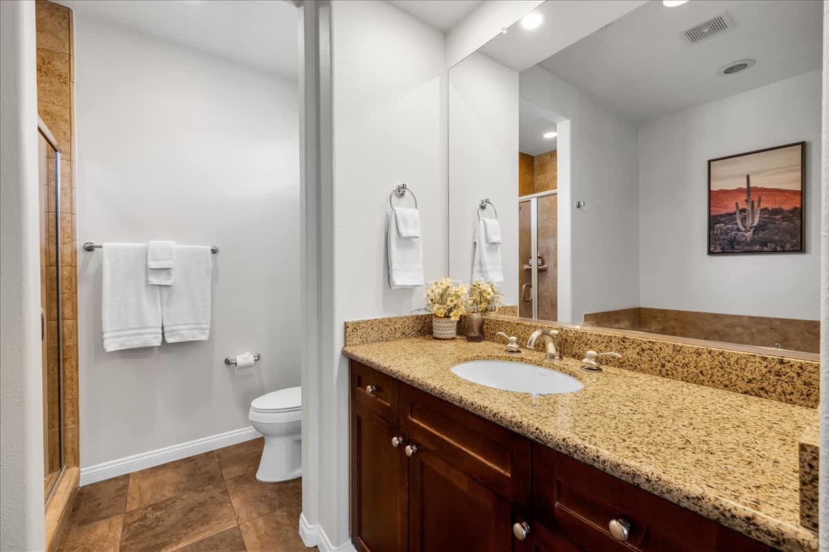 Upstairs Studio in Heart of Legacy Villas #C - Photo 3