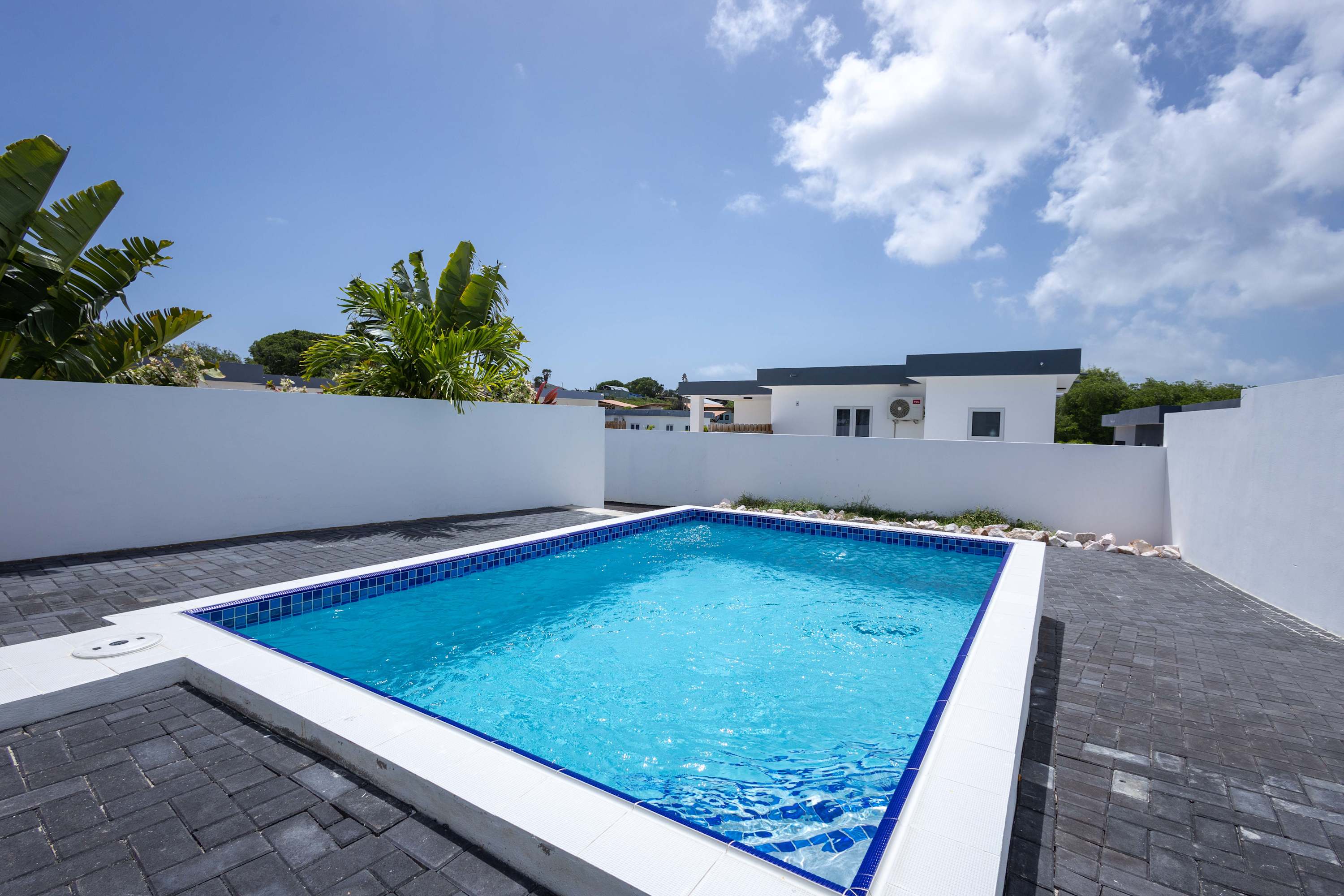 Modern Garden Villa near Jan Thiel & Mambo 2