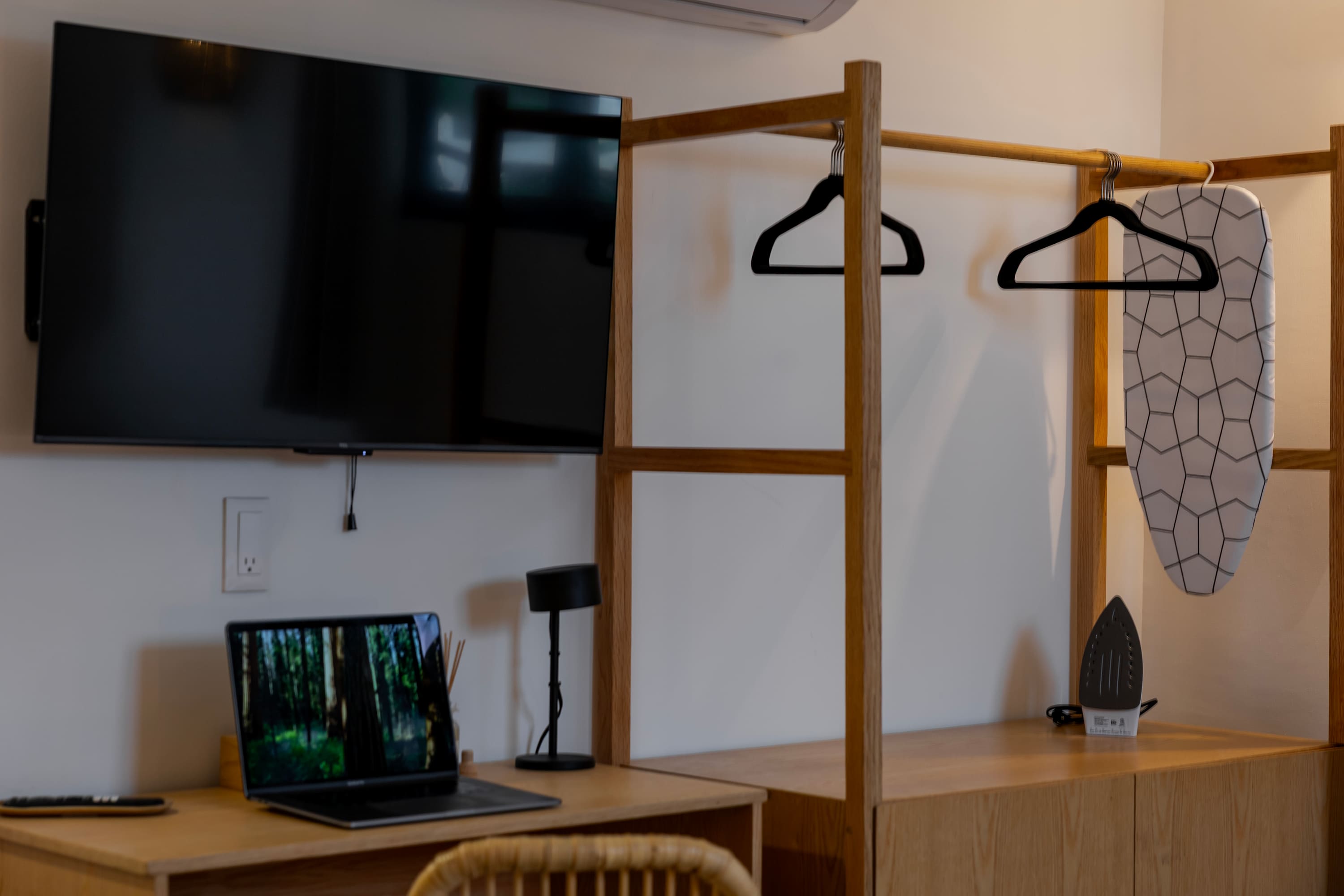 Rooftop Sunset Spot | Near Beach | A/C 3