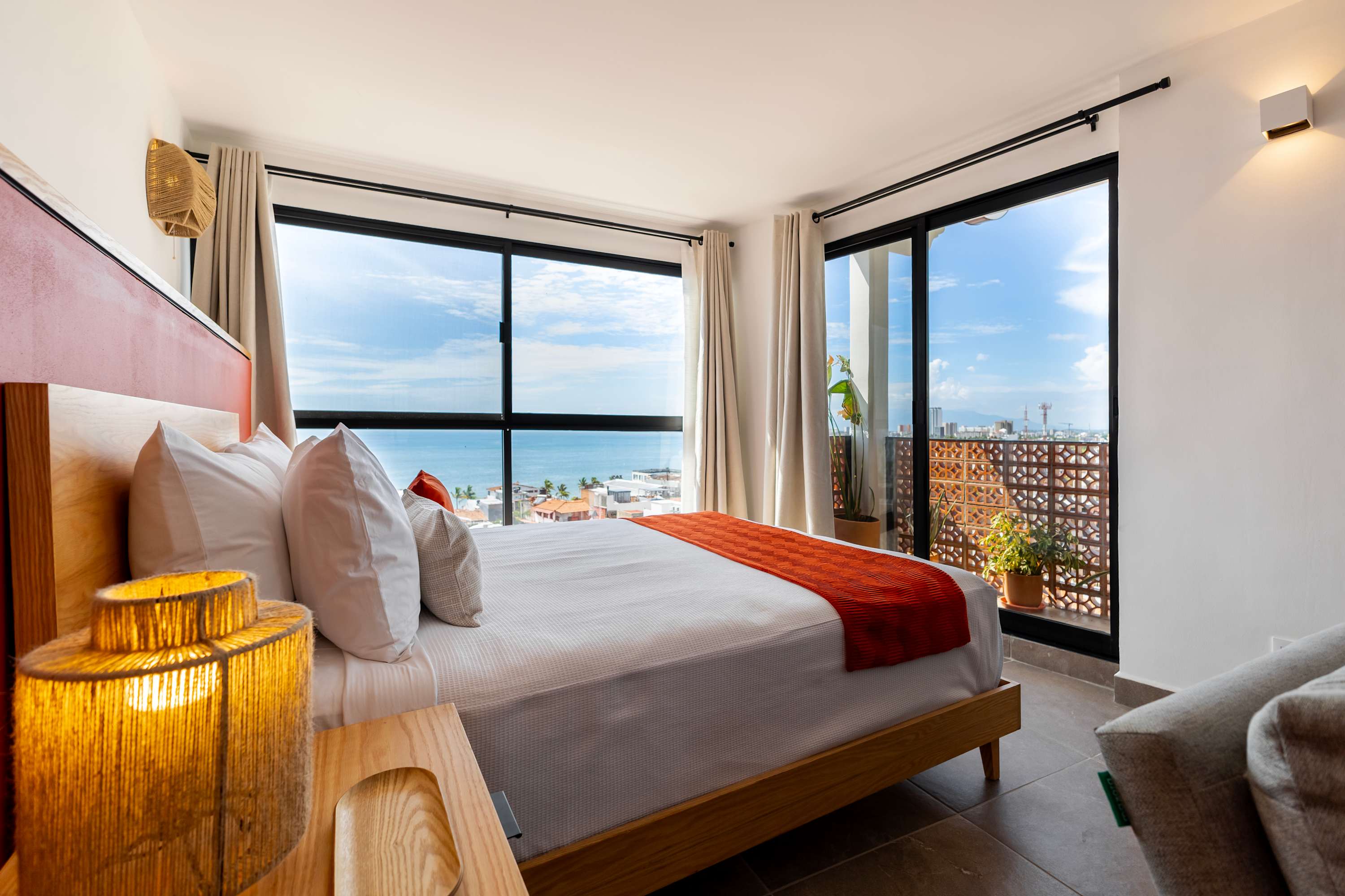 Ocean Breeze 2BR | A/C & Sea Views