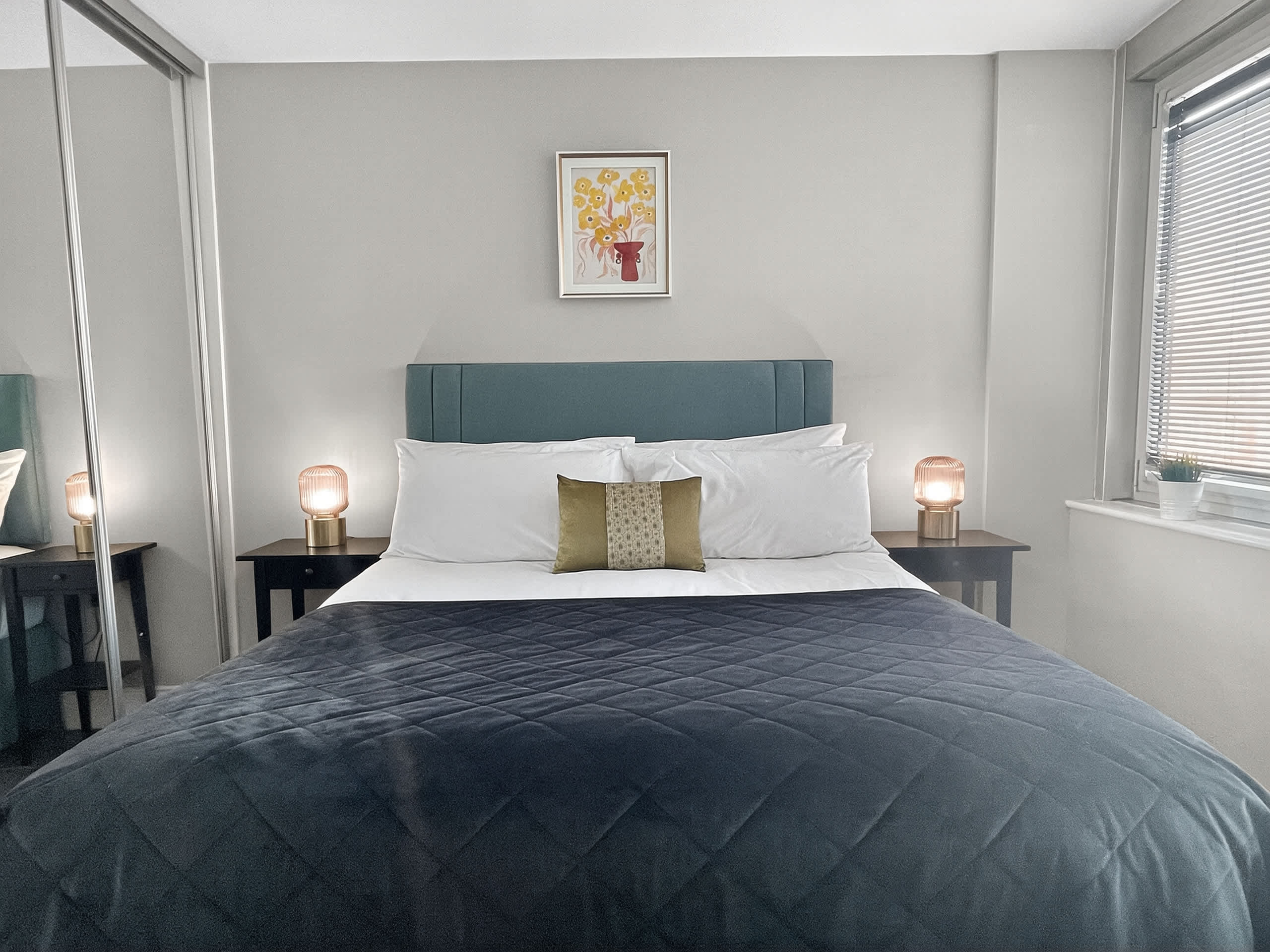 View Stylish Lanes Apartment | Beach & Pier Strolls in Bartholomew Road BN1 1JS Stylish Lanes Apartment | Beach & Pier Strolls in Bartholomew Road BN1 1JS - Property image 10 - VivreStays