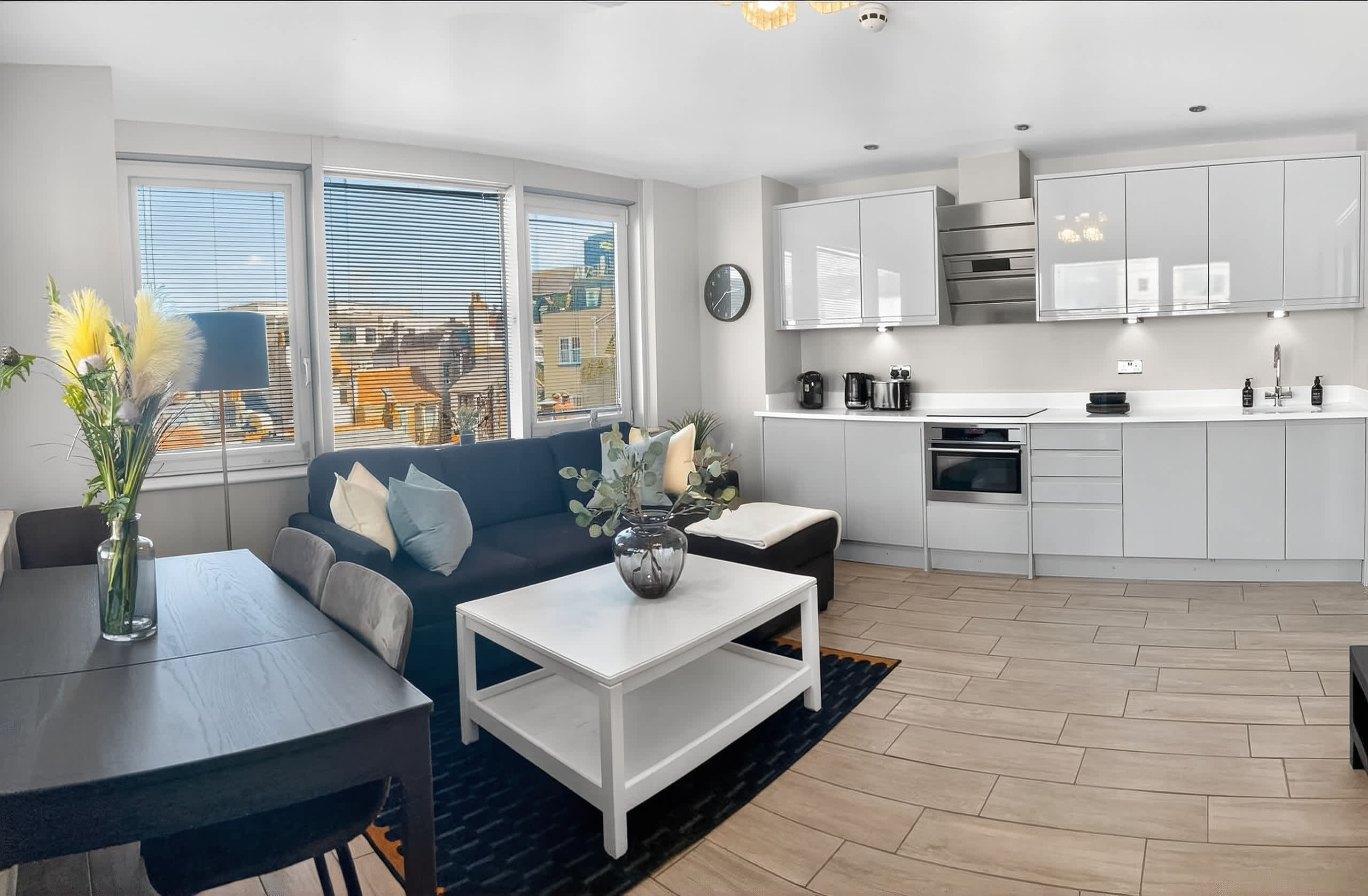 Brighton Lanes Comfort | 2BR Apt near Beach & Pier in Bartholomew Road BN1 1JS - Property image 2 - VivreStays