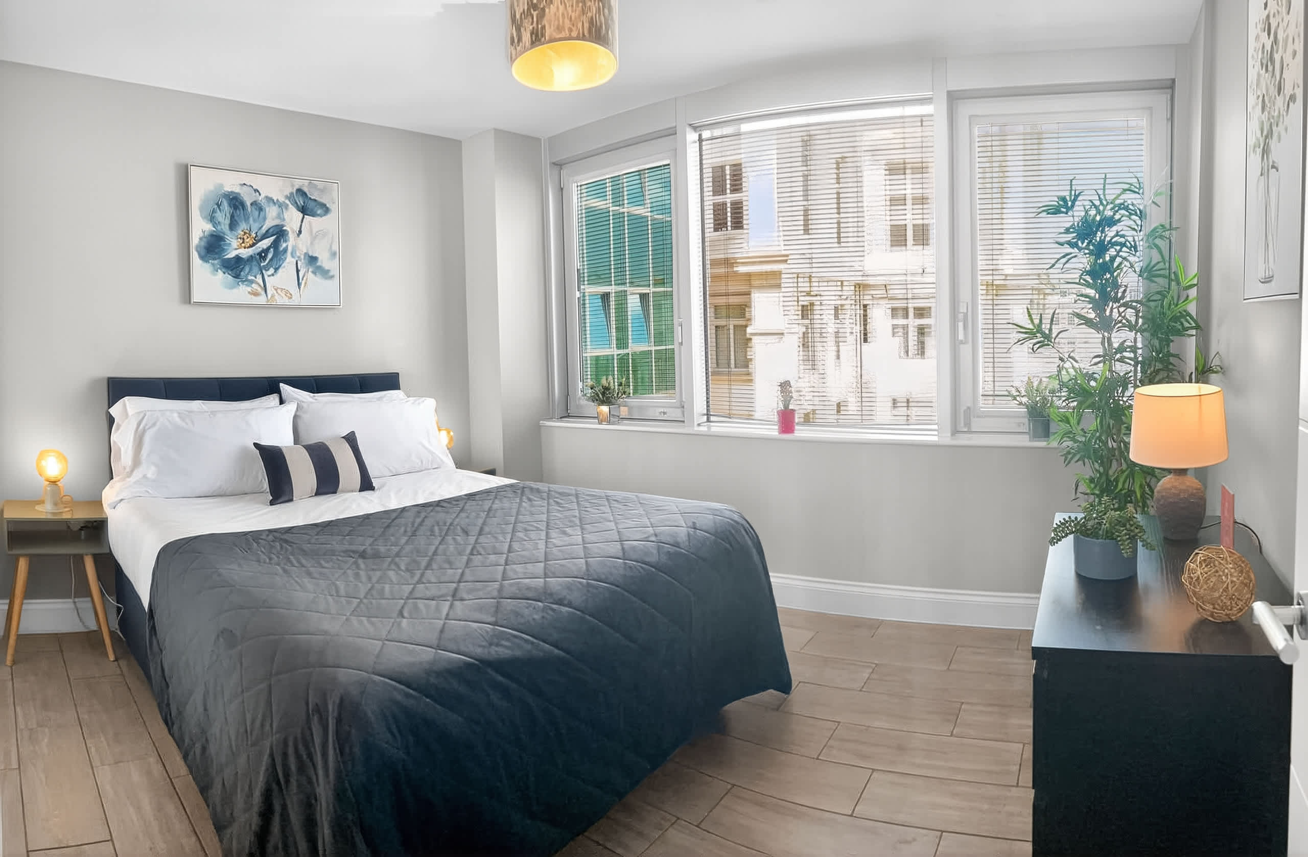 Brighton Lanes Comfort | 2BR Apt near Beach & Pier in Bartholomew Road BN1 1JS - Property image 8 - VivreStays