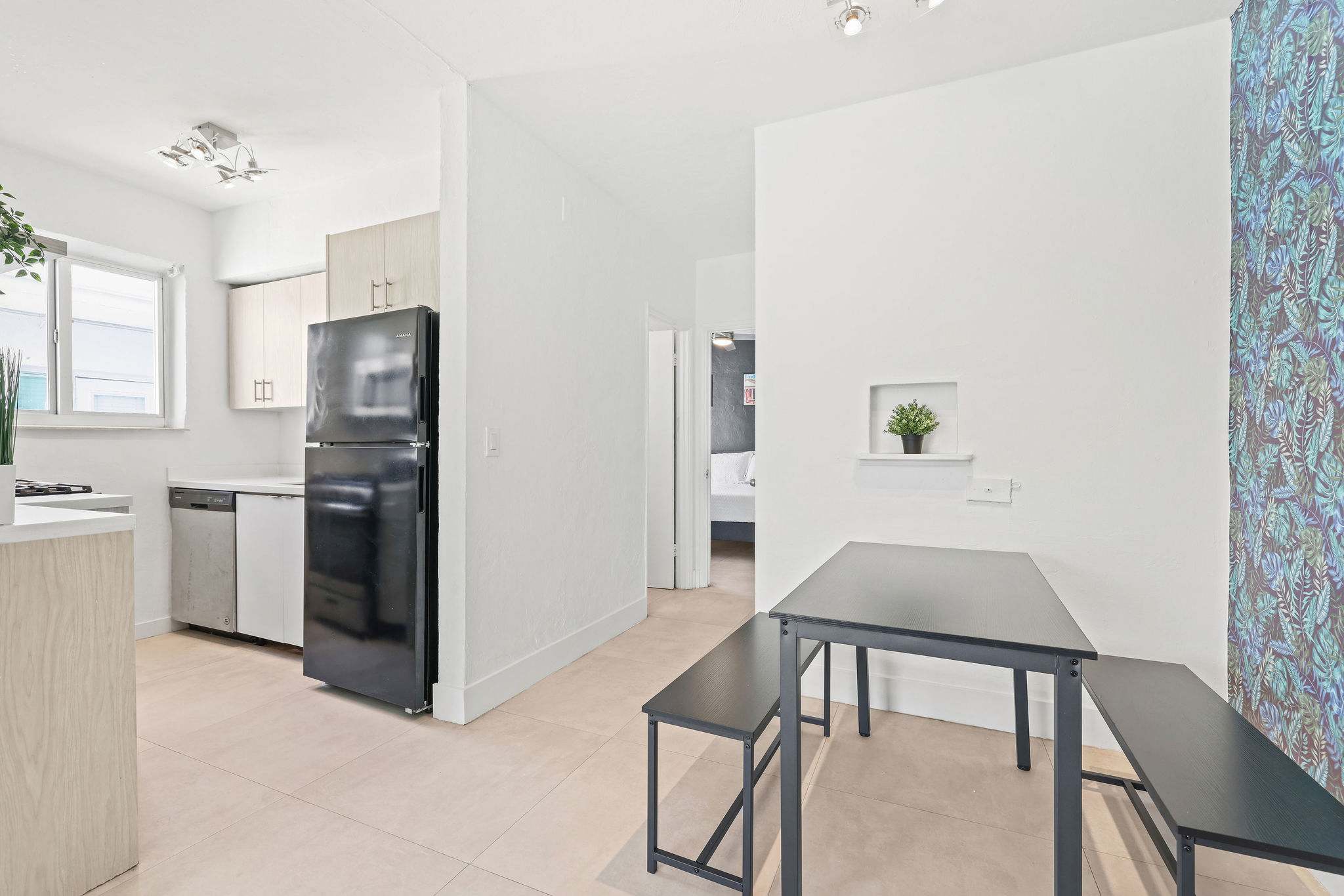 Miami Beach Gem: Ocean Views, Family-Friendly Stay