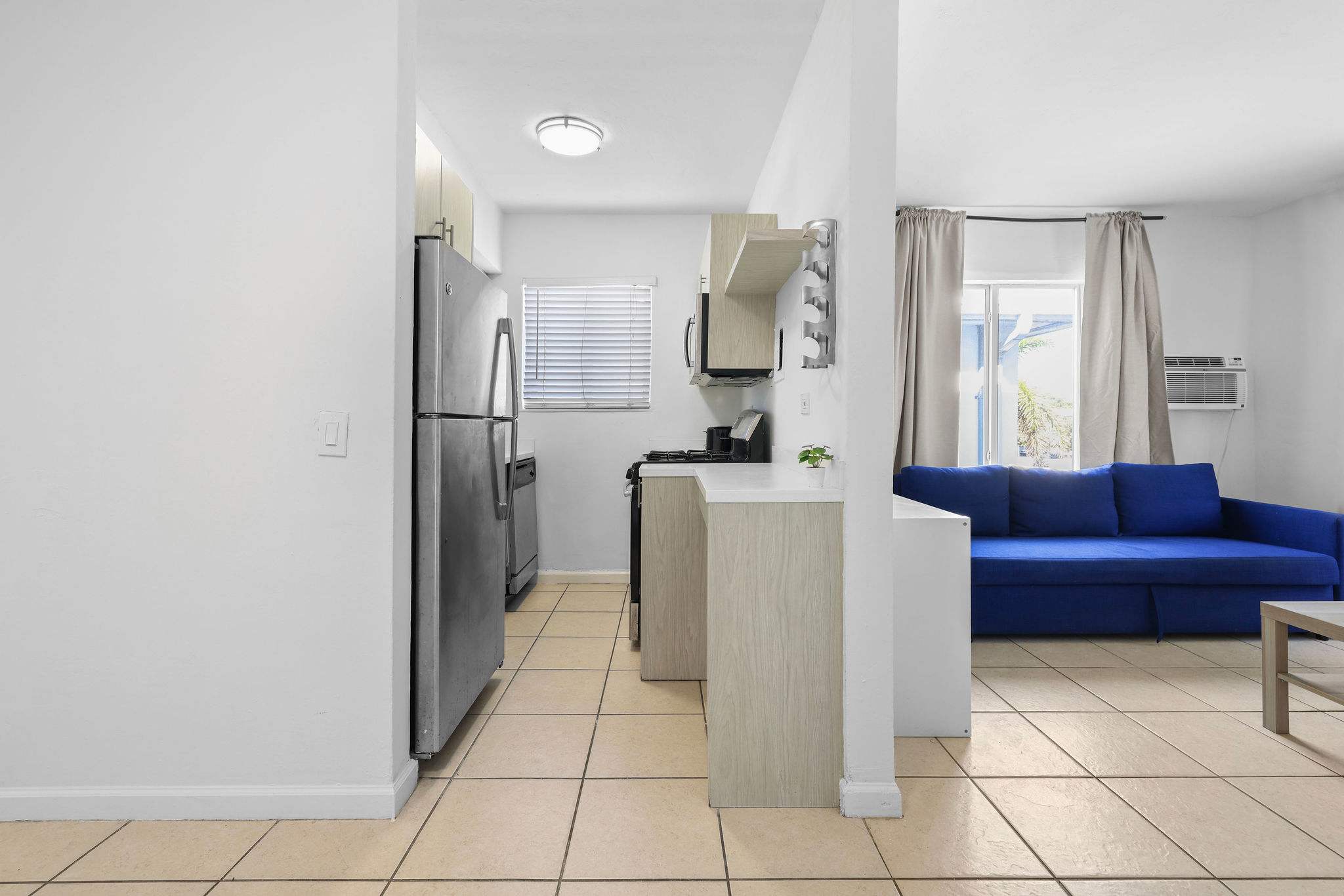 Chic Miami Beach Apt: Steps to the Beach!