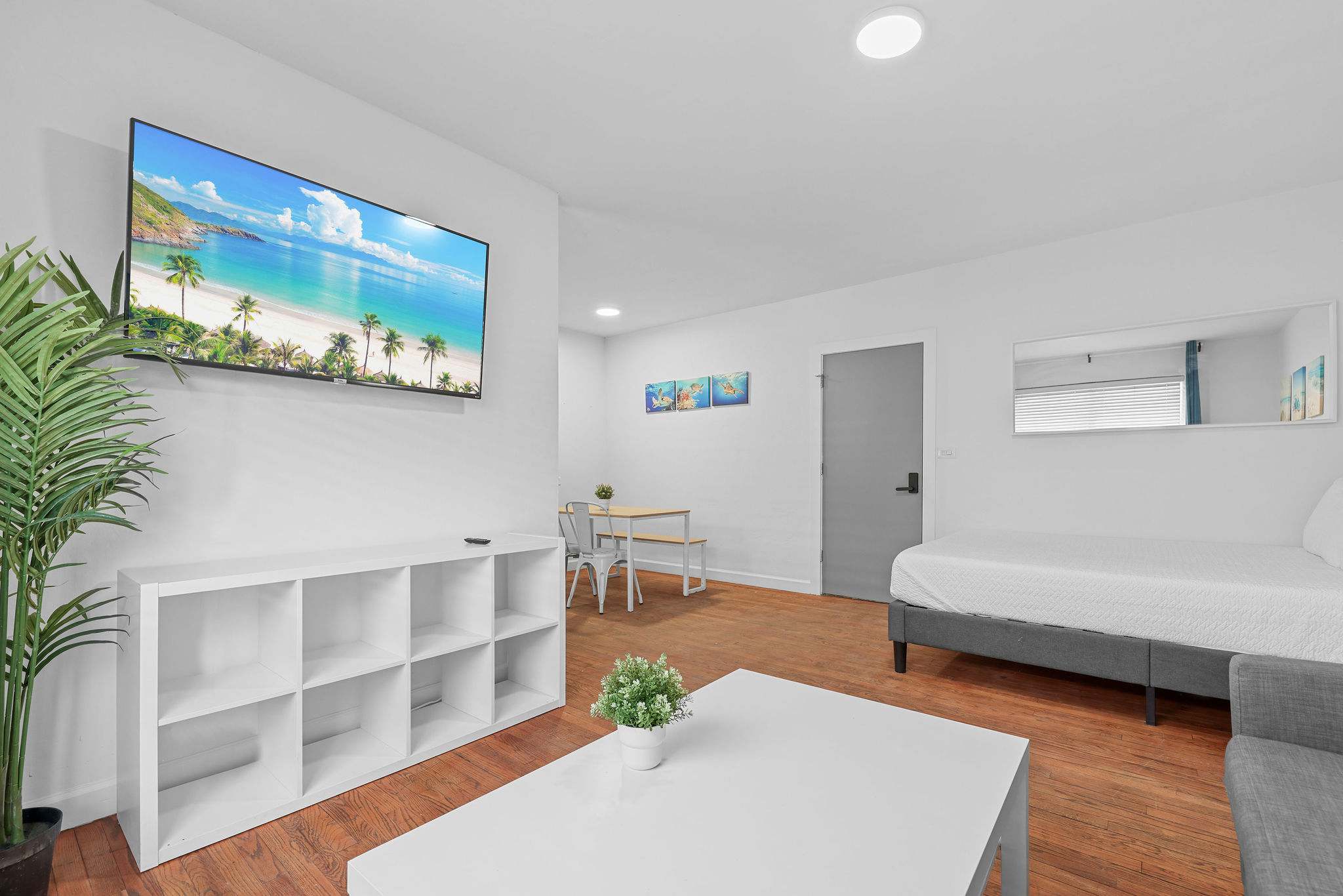 Miami Beach Apartment: Beach Access & Family Fun!