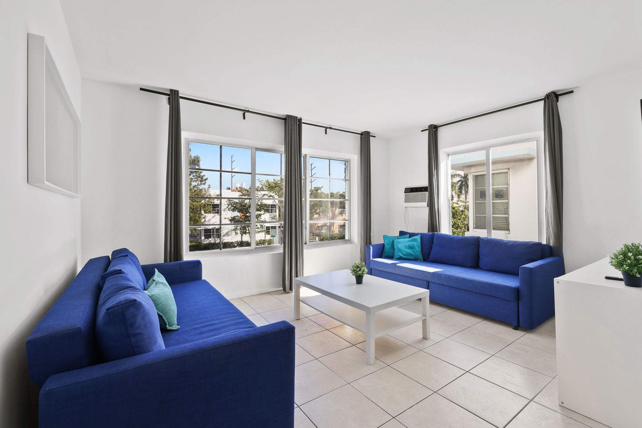 Discover This BR/1BA, Ideal For 4 In Miami Beach