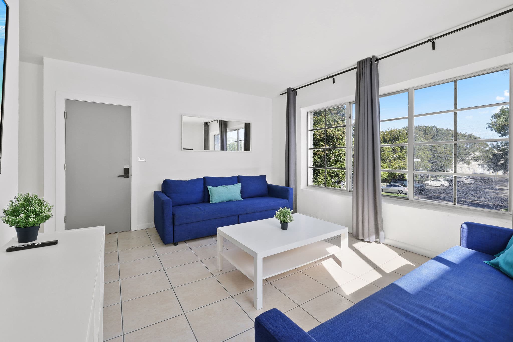 Discover This BR/1BA, Ideal For 4 In Miami Beach