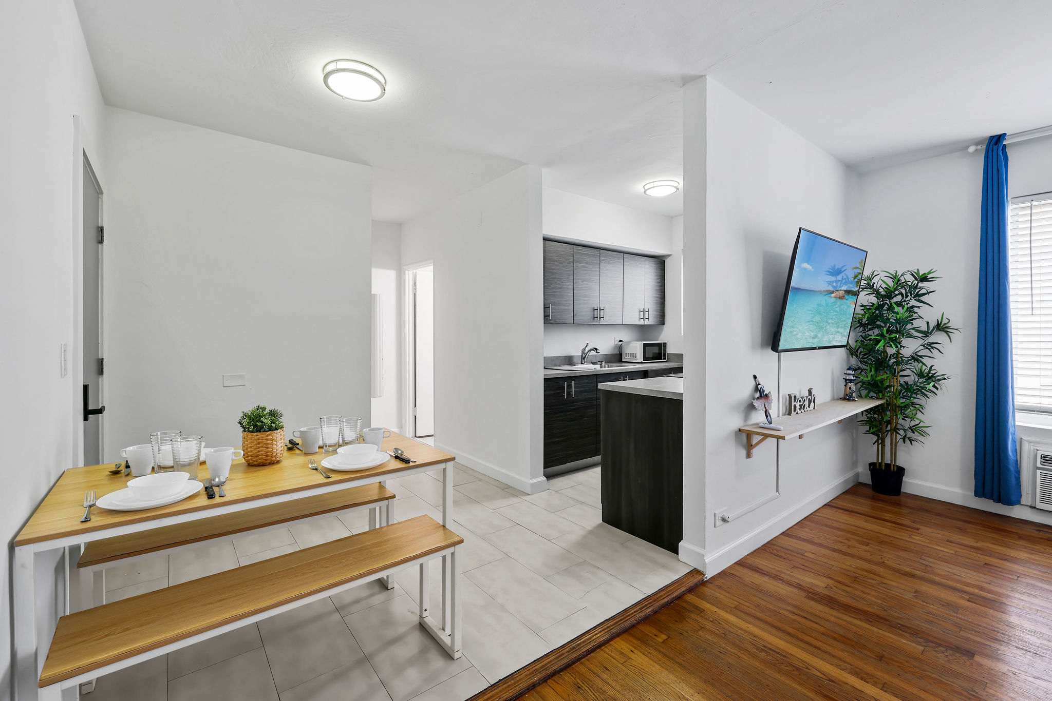 Beach Retreat Modern Sunny Studio | Steps to Sand