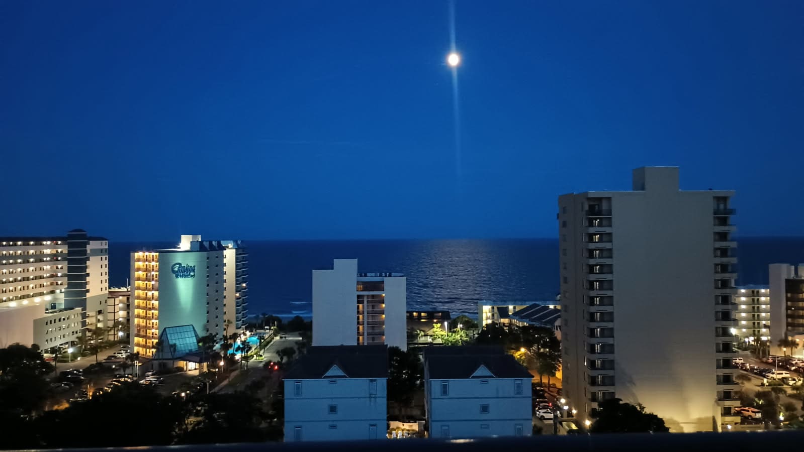 Ocean View Modern Condo w Pool and Hot Tub