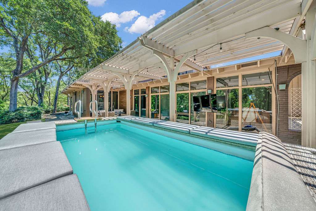 Luxe Austin Retreat, Pool & Yard, Sleeps 20 — Austin, TX — vacation rental