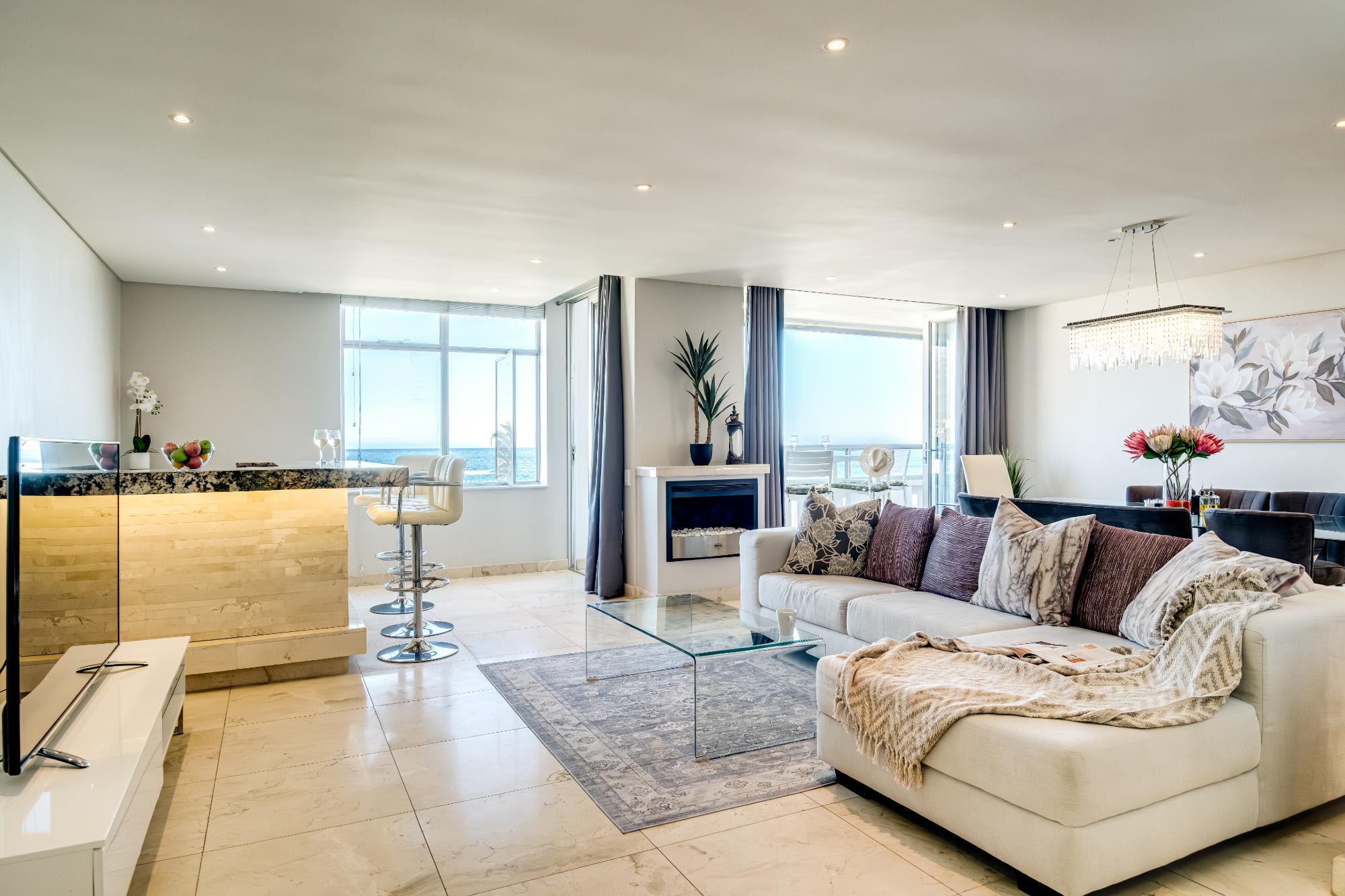 Ocean View Camps Bay 3bed Apt Beach Vistas | Photo 2