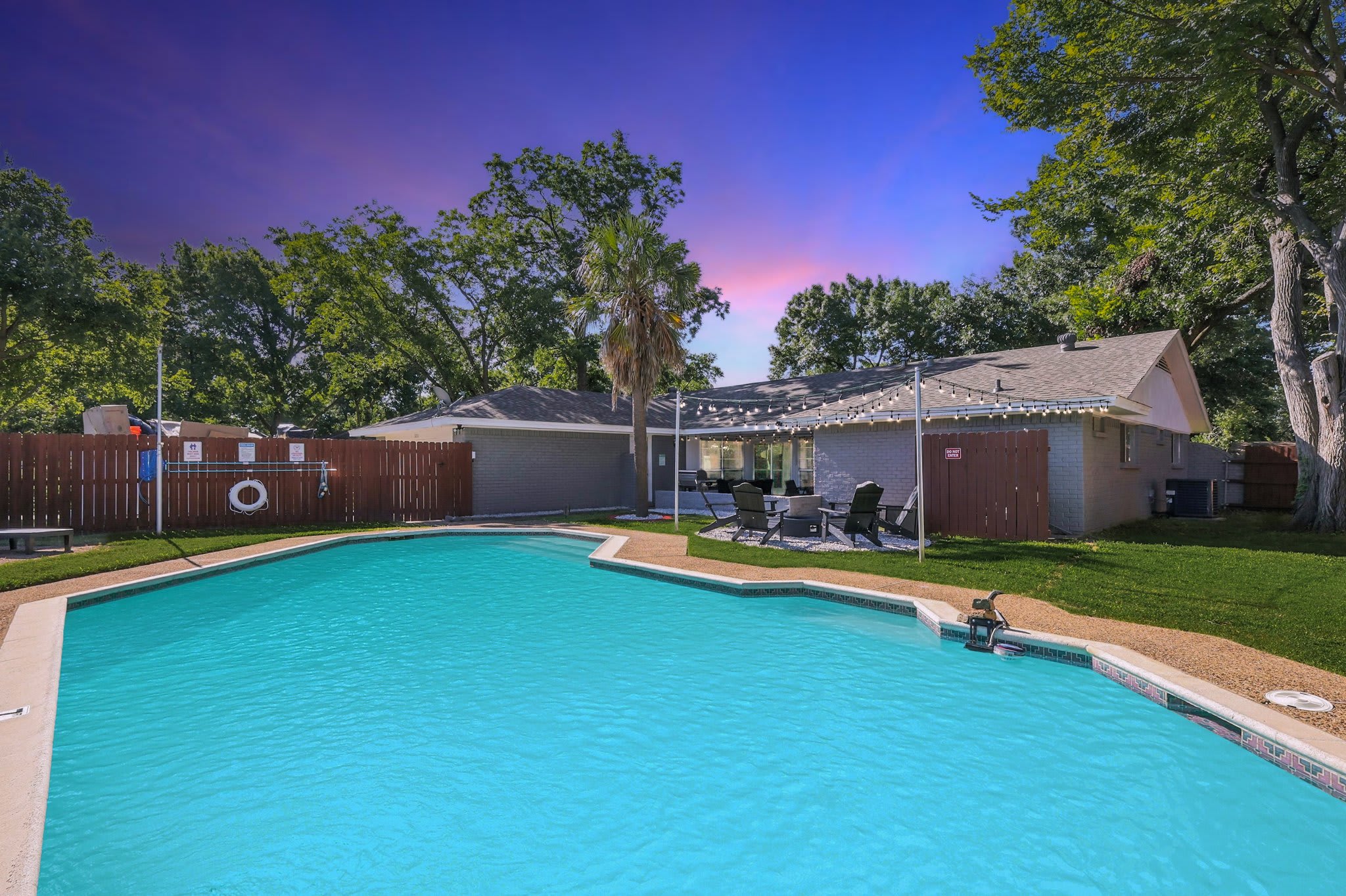 Best of Desoto, 5BR, 2BA with Pool, Hot Tub, Patio — DeSoto, TX — vacation rental