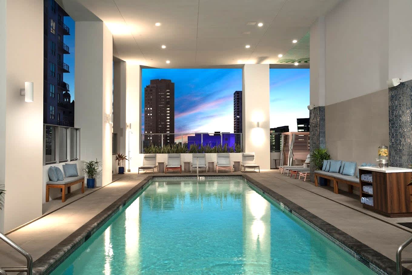 Skyline Retreat | Rare Corner + Pool & Terrace - Foto 31