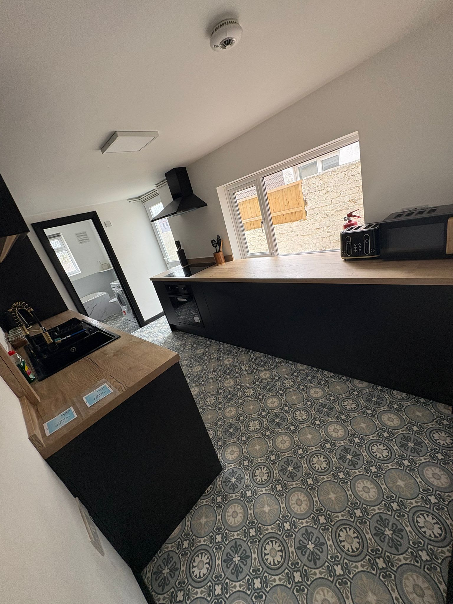 Refurbished 4-Bed Home Near Hospital & Station