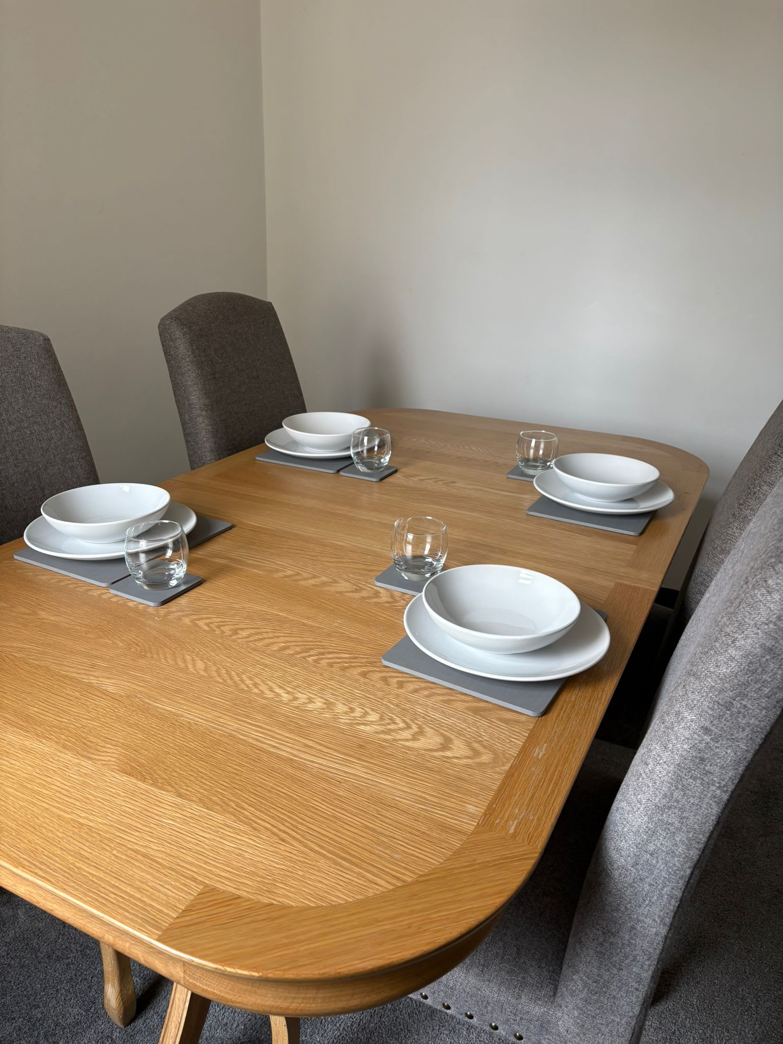 Refurbished 4-Bed Home Near Hospital & Station