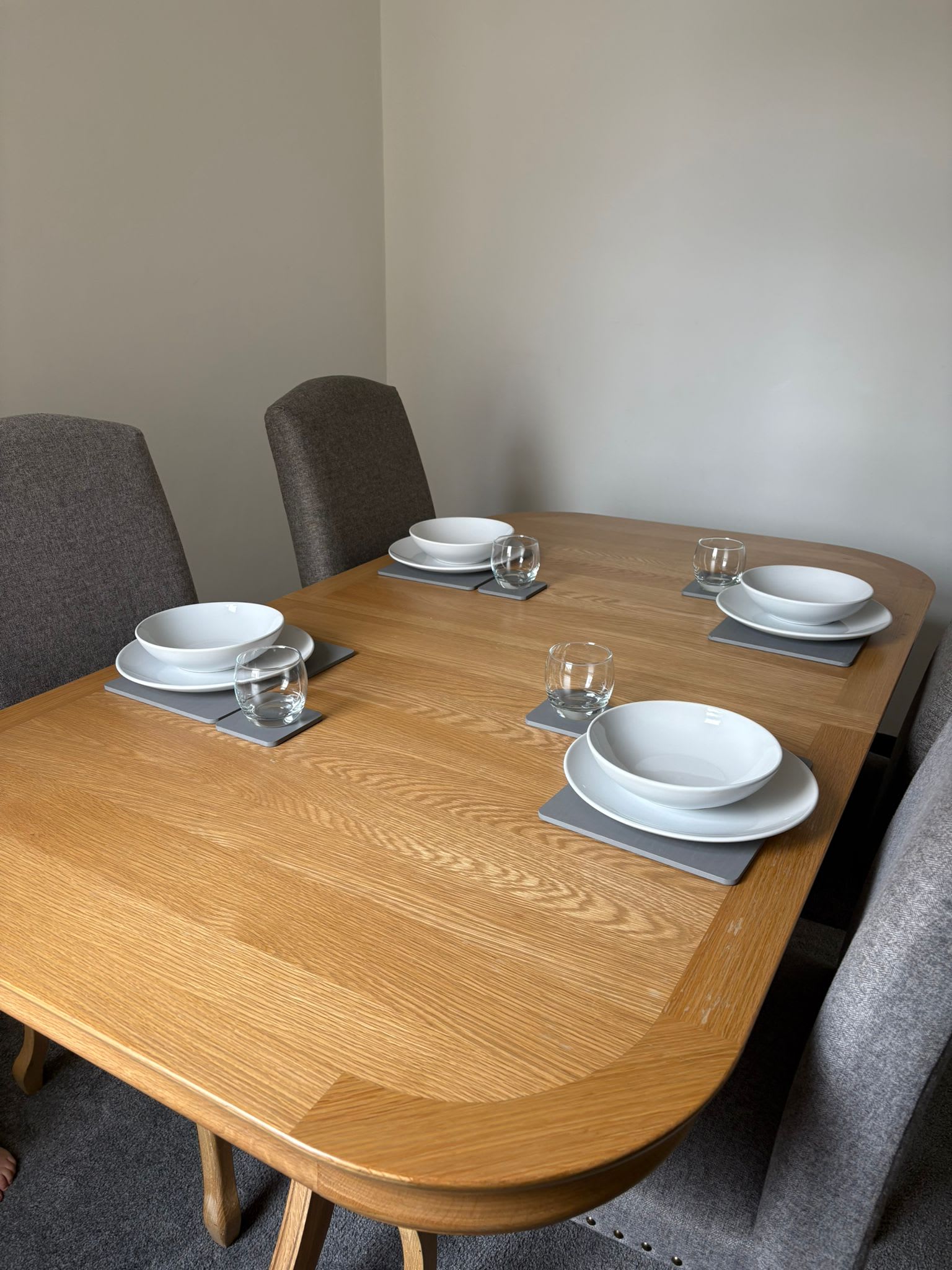 Refurbished 4-Bed Home Near Hospital & Station