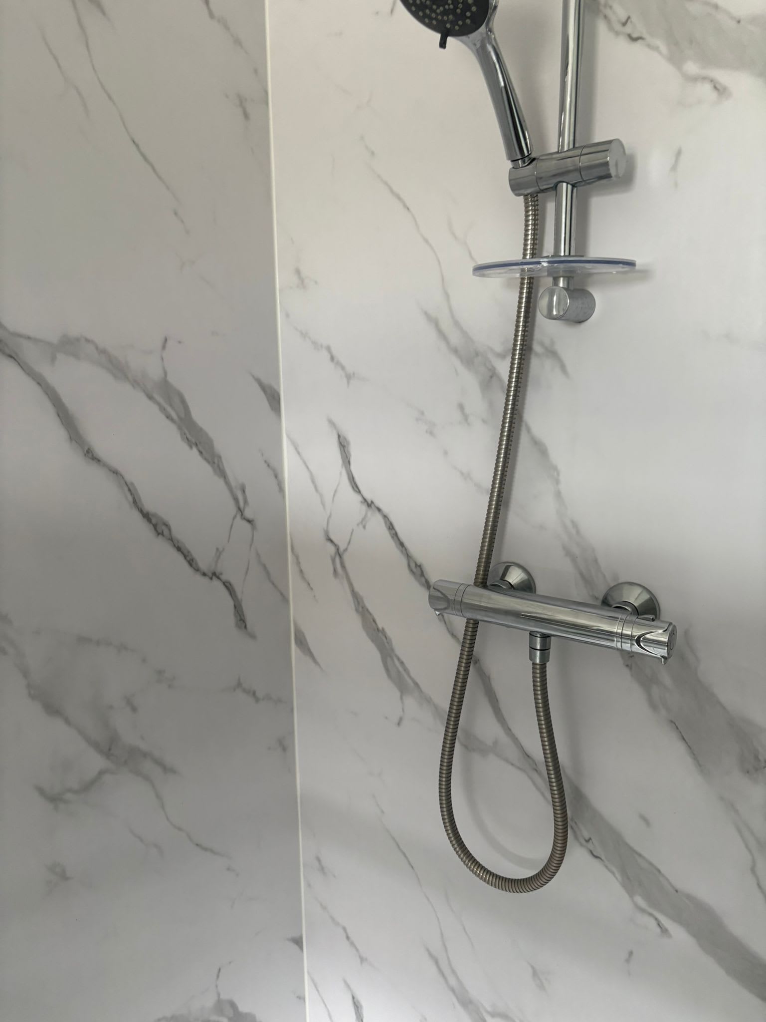 Refurbished 4-Bed Home Near Hospital & Station