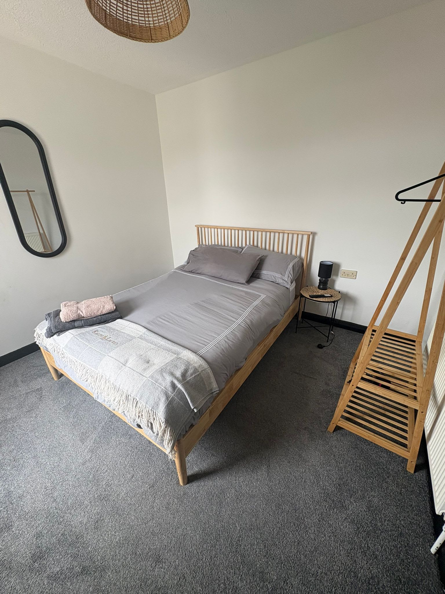 Refurbished 4-Bed Home Near Hospital & Station