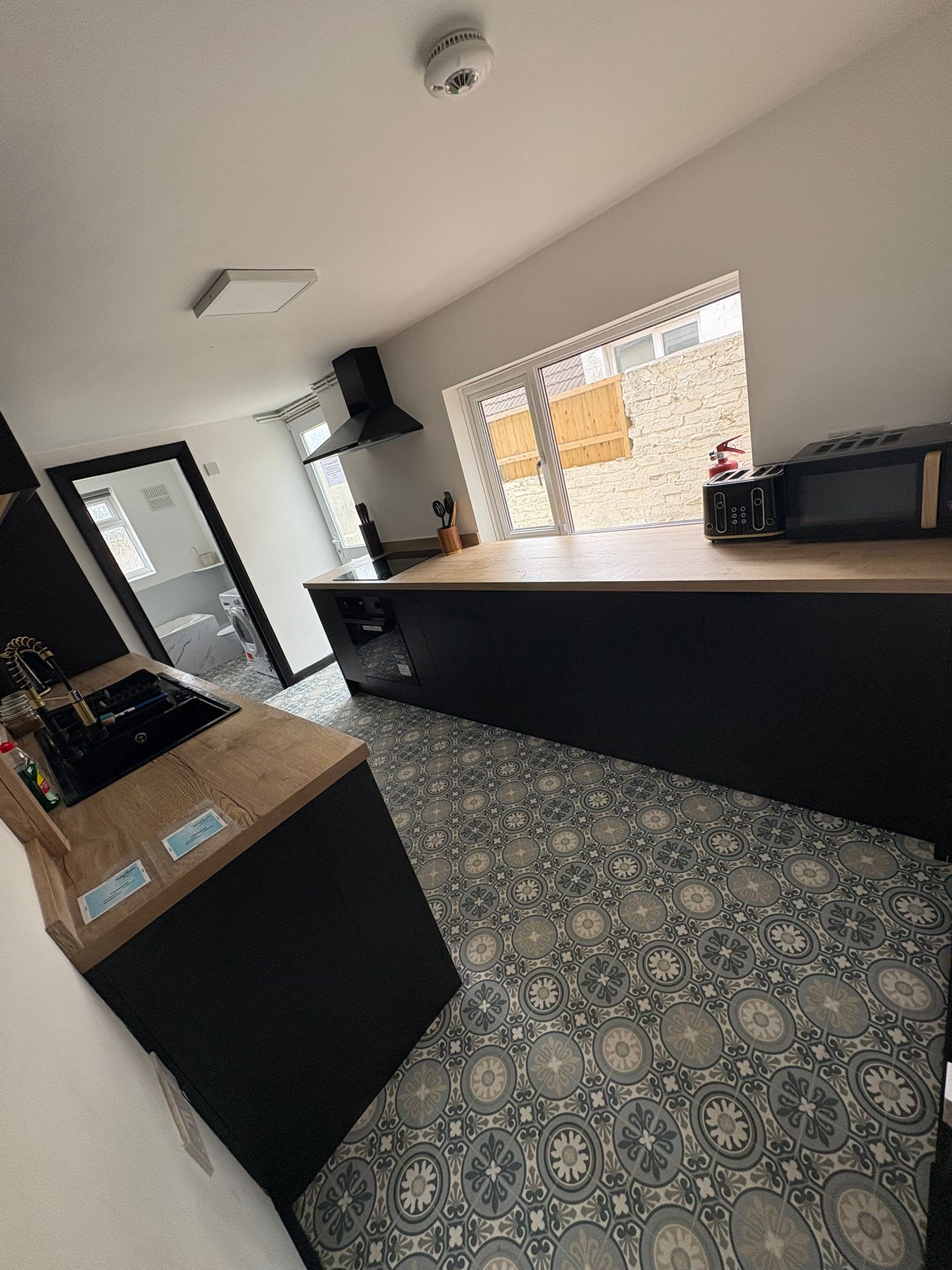 Refurbished 4-Bed Home Near Hospital & Station