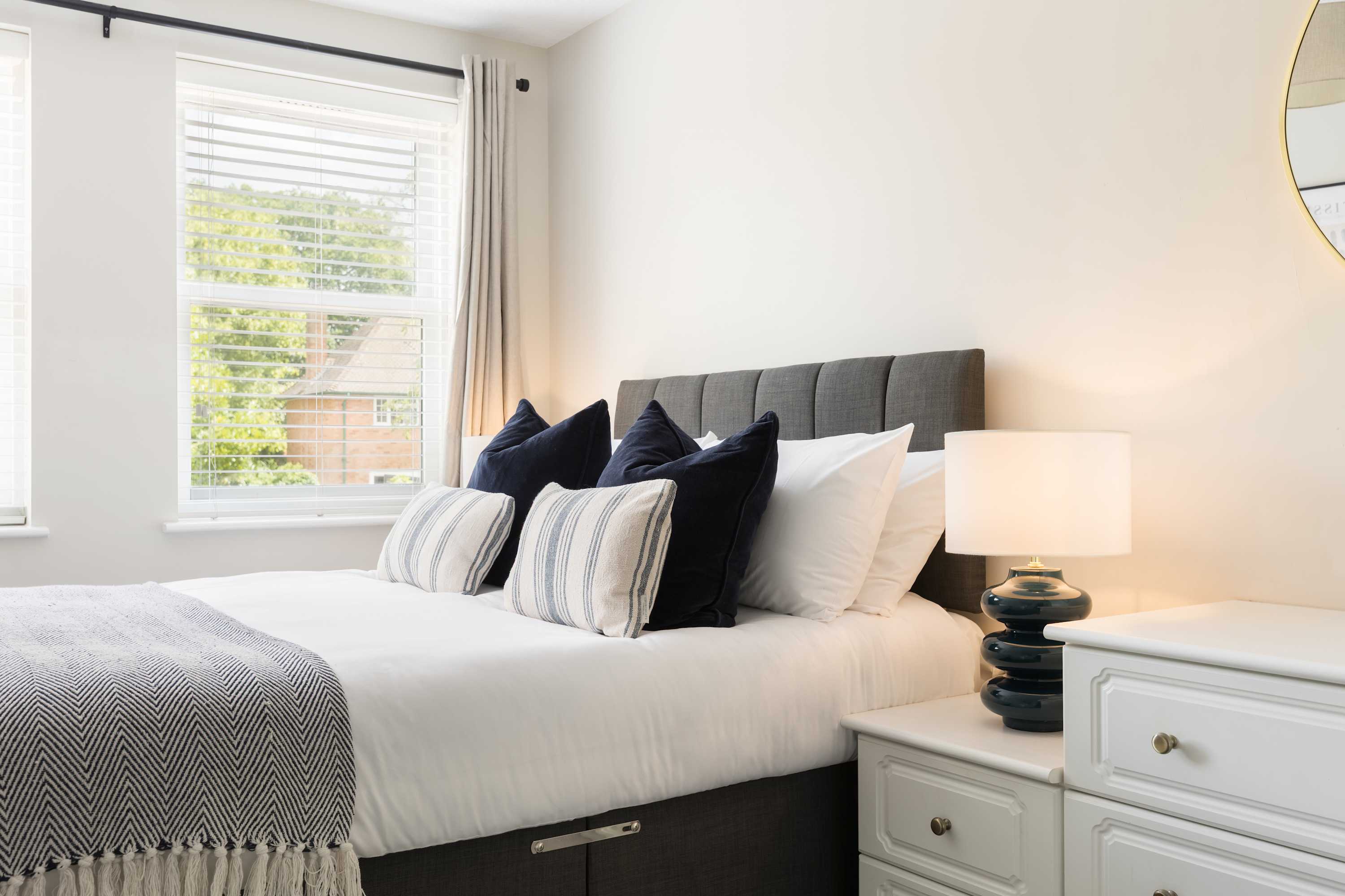 View Apt 5 Chestnut Court - Leamington Spa in Chestnut Court, 4 Guys Cliffe Avenue CV32 6LY Apt 5 Chestnut Court - Leamington Spa in Chestnut Court, 4 Guys Cliffe Avenue CV32 6LY - Property image 13 - VivreStays