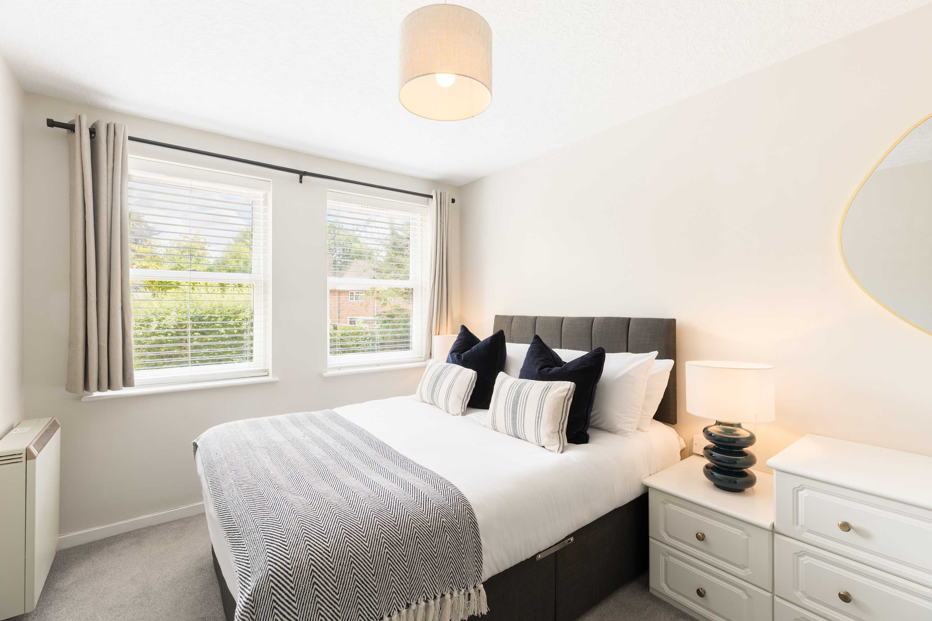View Apt 5 Chestnut Court - Leamington Spa in Chestnut Court, 4 Guys Cliffe Avenue CV32 6LY Apt 5 Chestnut Court - Leamington Spa in Chestnut Court, 4 Guys Cliffe Avenue CV32 6LY - Property image 6 - VivreStays