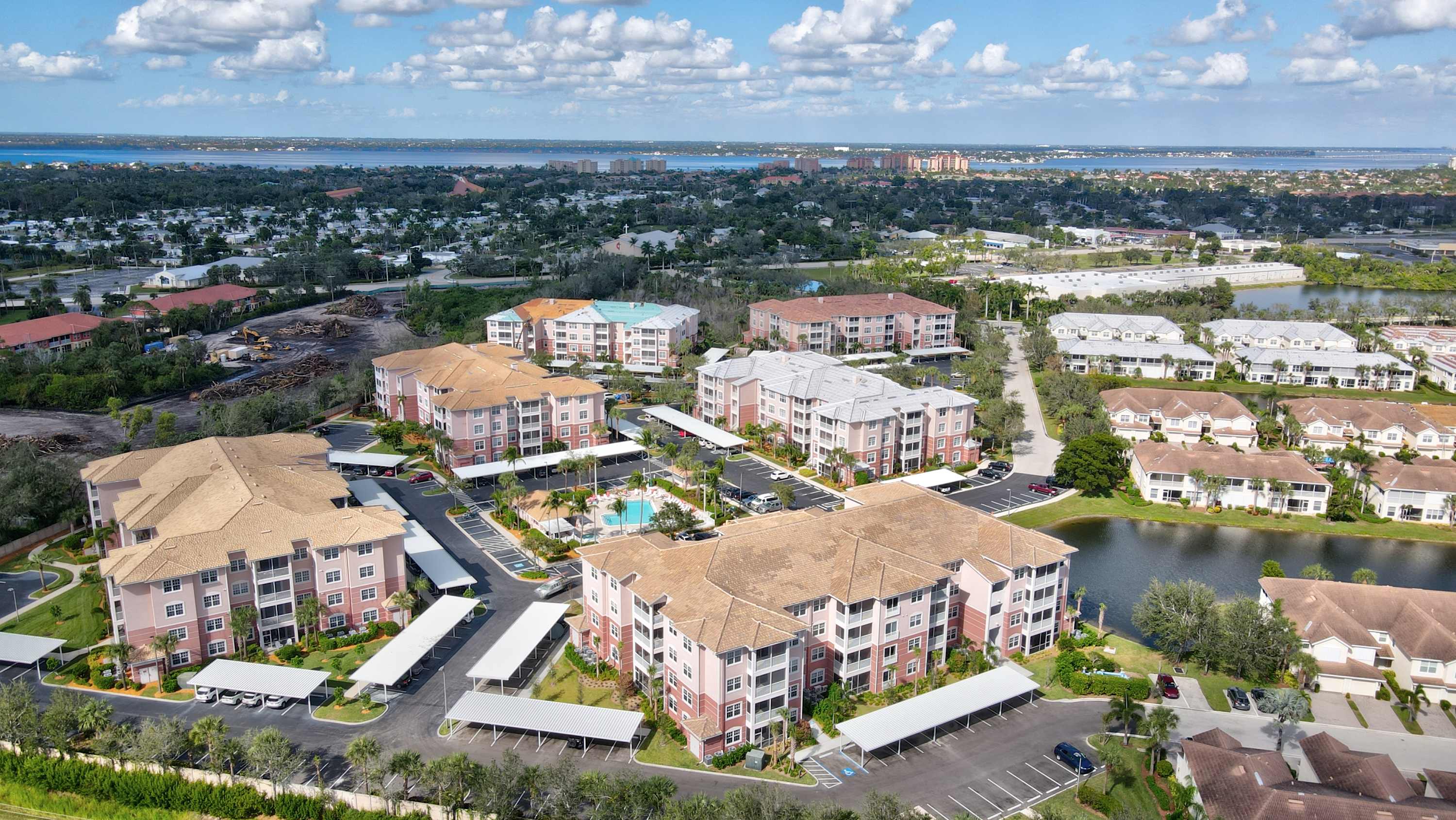 4 Miles to Fort Myers Beach and Margaritaville | Photo 39