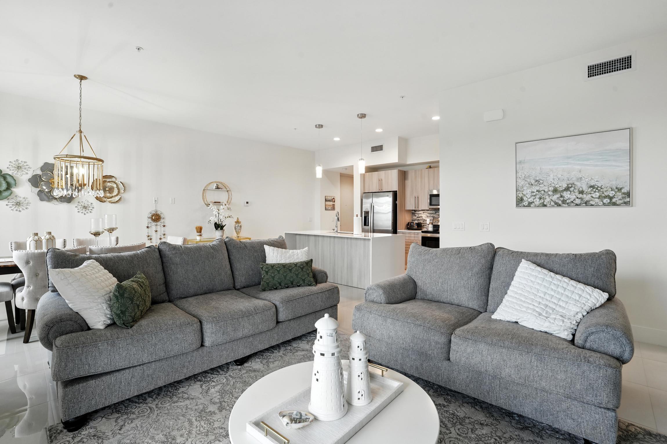 4 Miles to Fort Myers Beach and Margaritaville | Photo 8