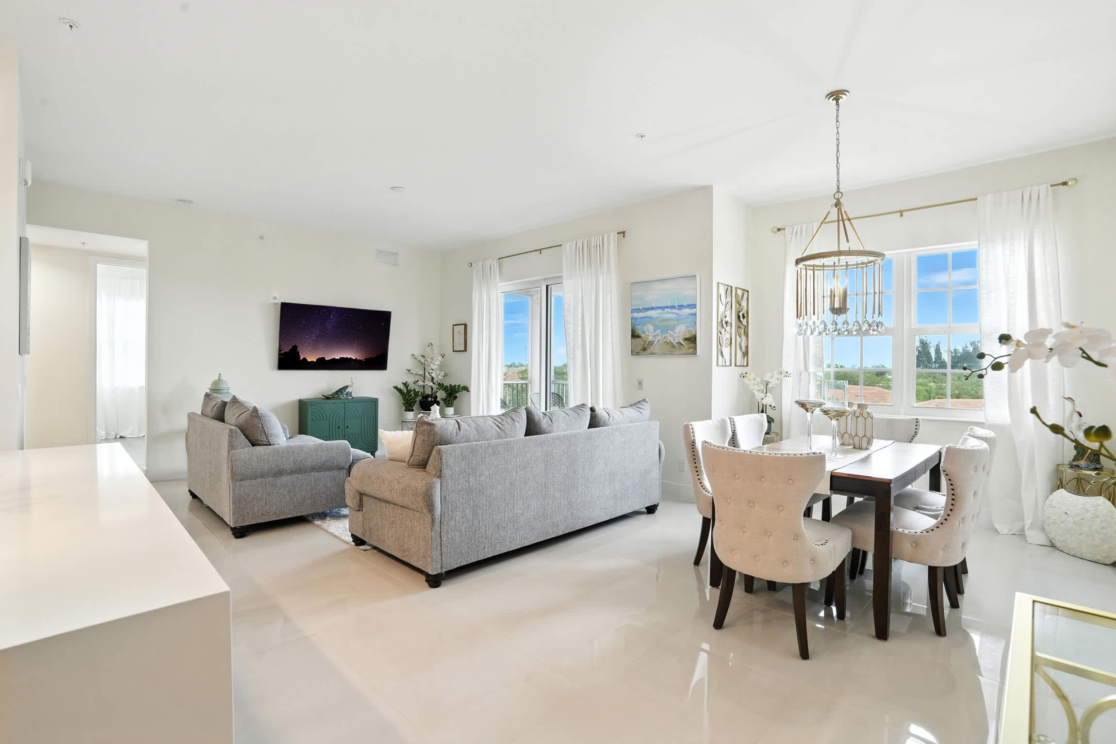 4 Miles to Fort Myers Beach and Margaritaville | Photo 11