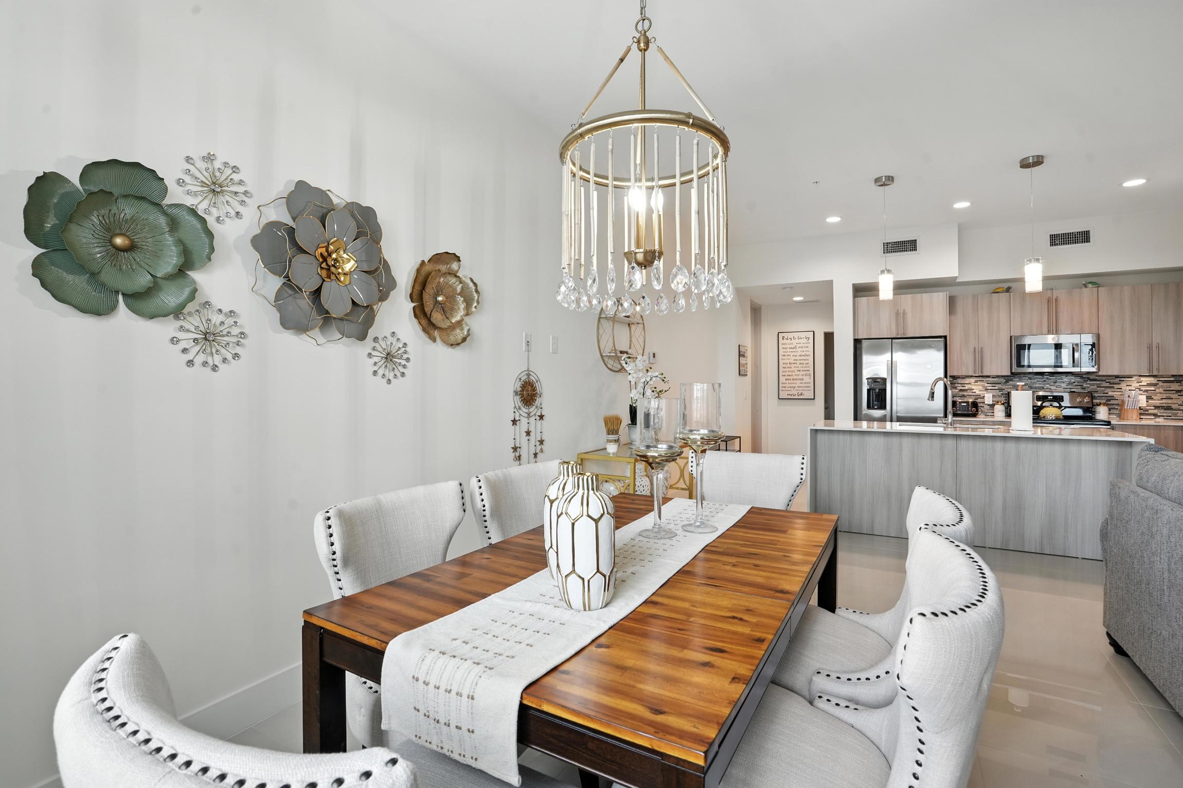 4 Miles to Fort Myers Beach and Margaritaville | Photo 16