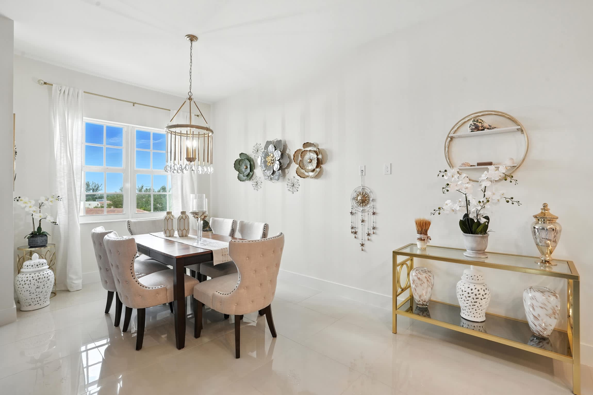 4 Miles to Fort Myers Beach and Margaritaville | Photo 15