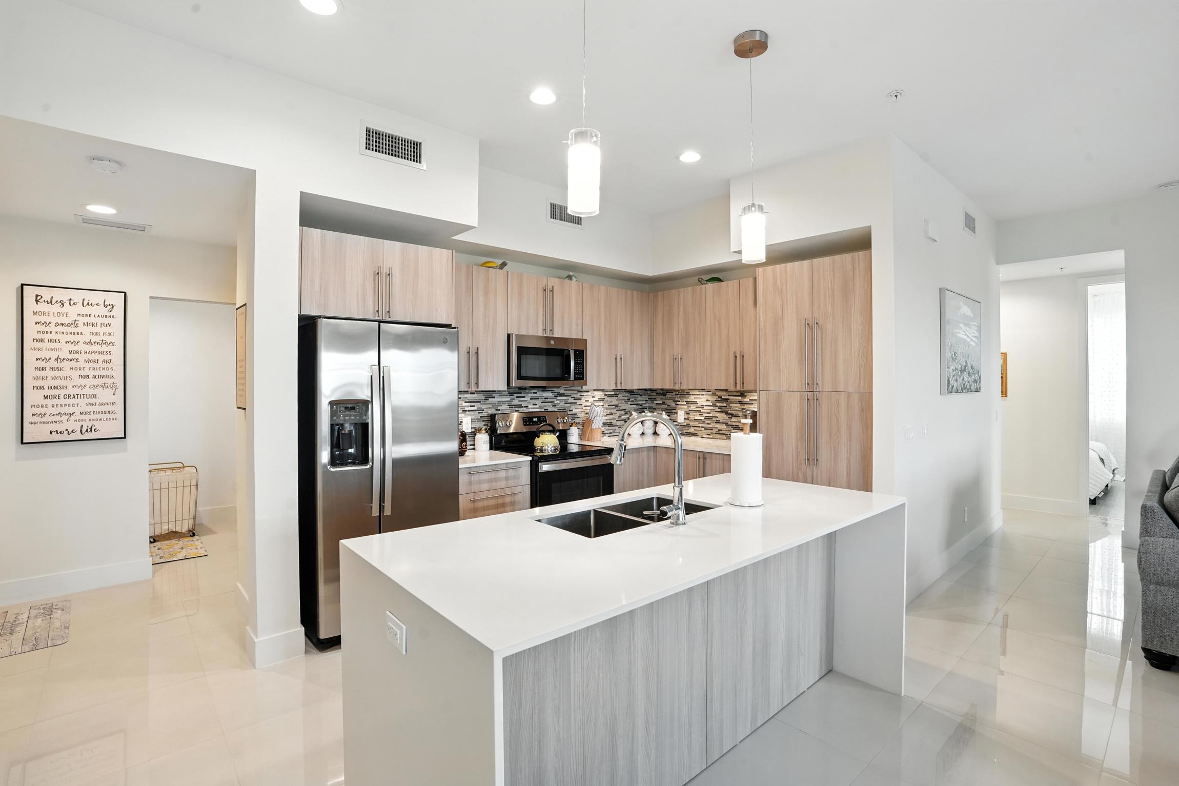 4 Miles to Fort Myers Beach and Margaritaville | Photo 12