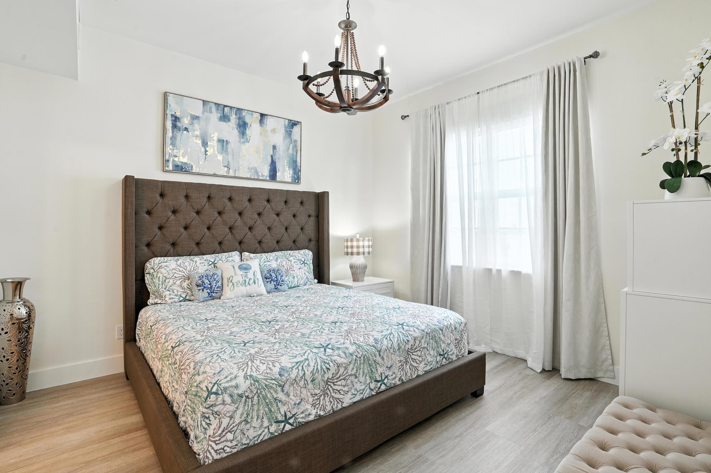 4 Miles to Fort Myers Beach and Margaritaville | Photo 18