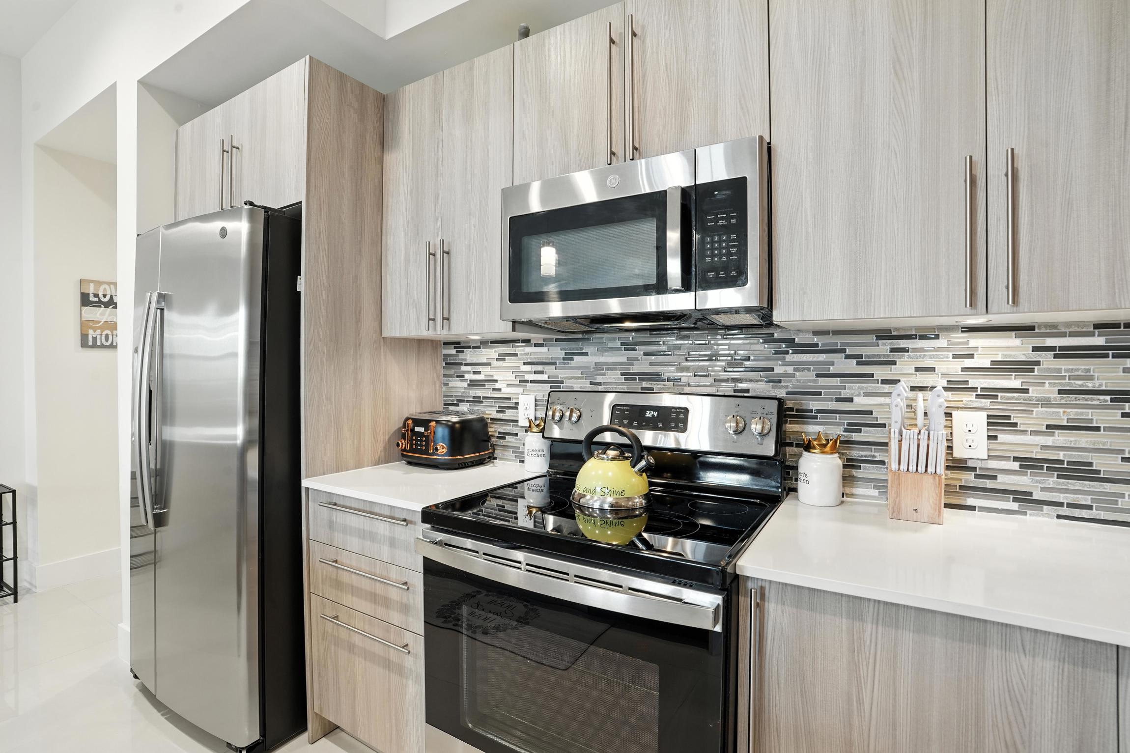 4 Miles to Fort Myers Beach and Margaritaville | Photo 14