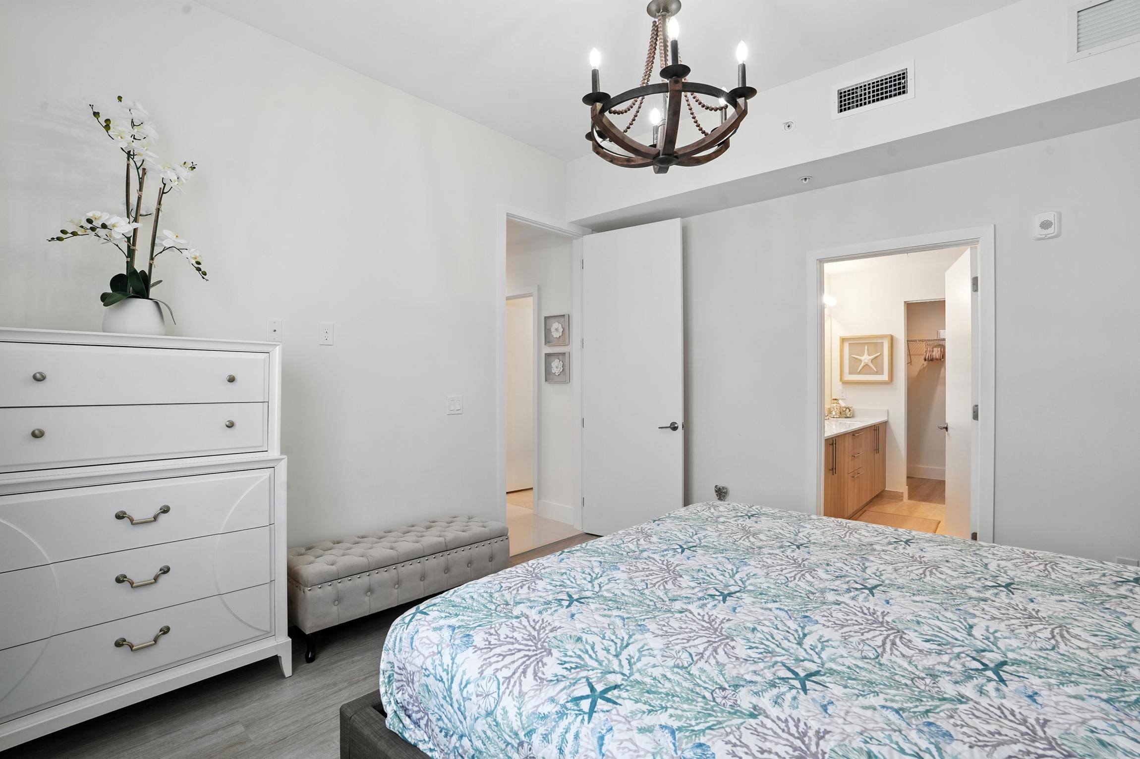 4 Miles to Fort Myers Beach and Margaritaville | Photo 19