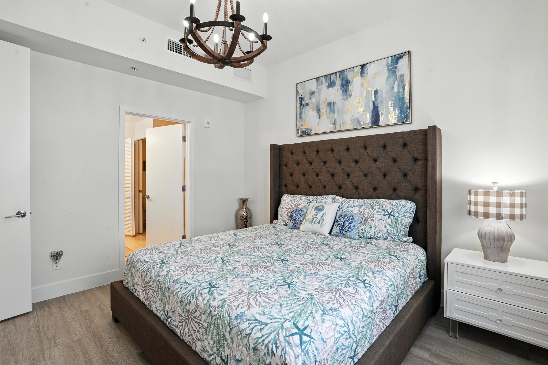 4 Miles to Fort Myers Beach and Margaritaville | Photo 17