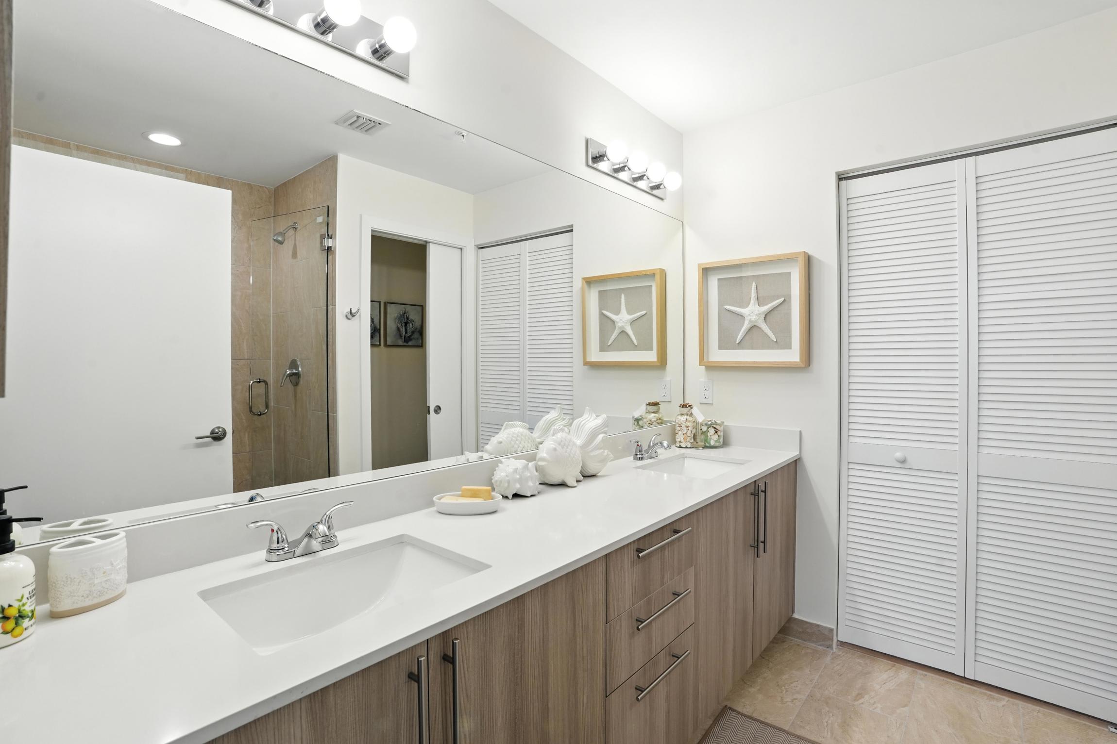 4 Miles to Fort Myers Beach and Margaritaville | Photo 20