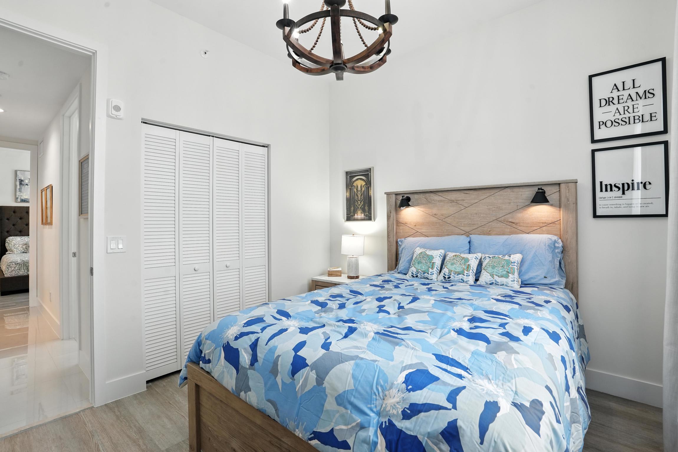 4 Miles to Fort Myers Beach and Margaritaville | Photo 22