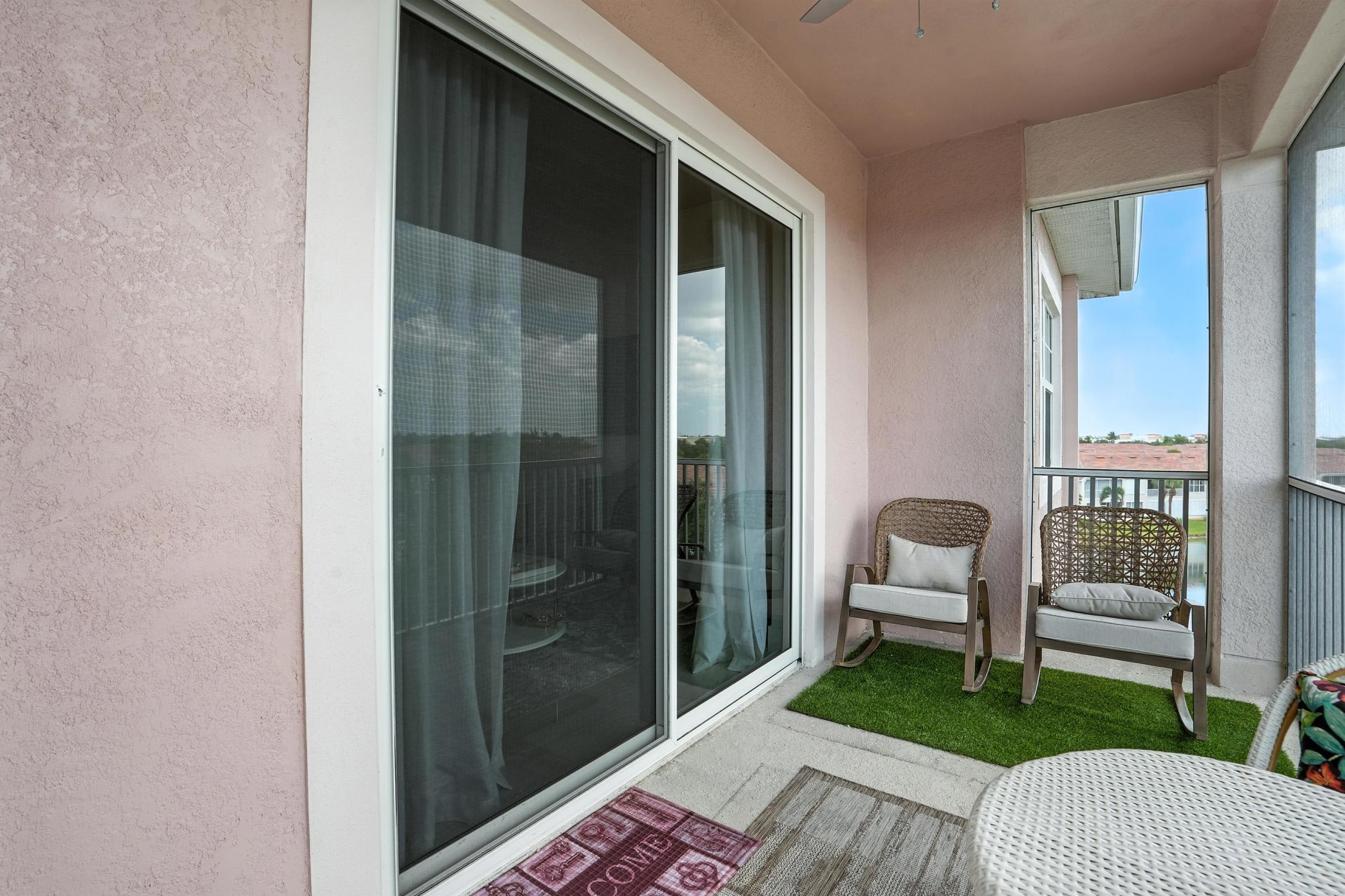 4 Miles to Fort Myers Beach and Margaritaville | Photo 29