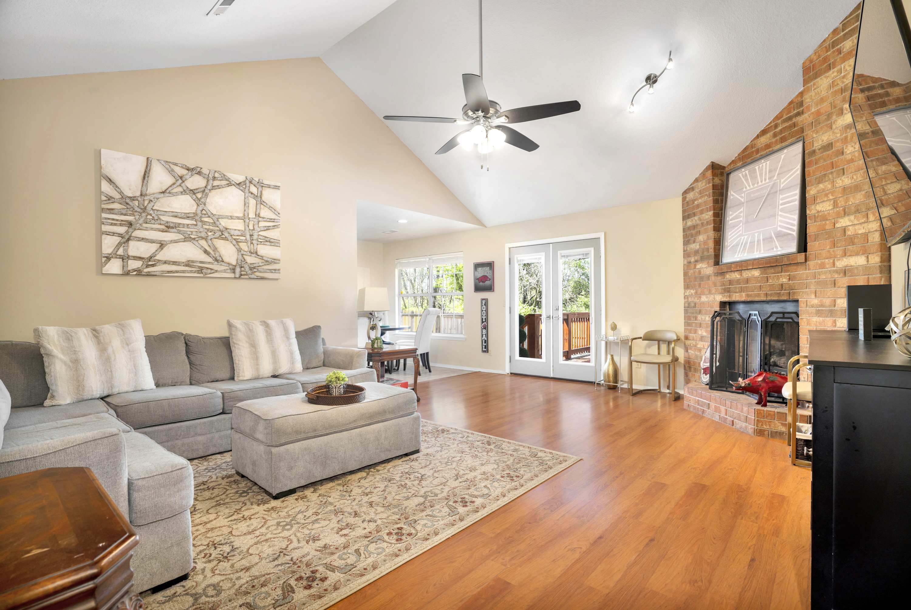 Spacious Backyard Oasis With Fire Pit And Trails - Inviting Retreat - Fayetteville, AR
