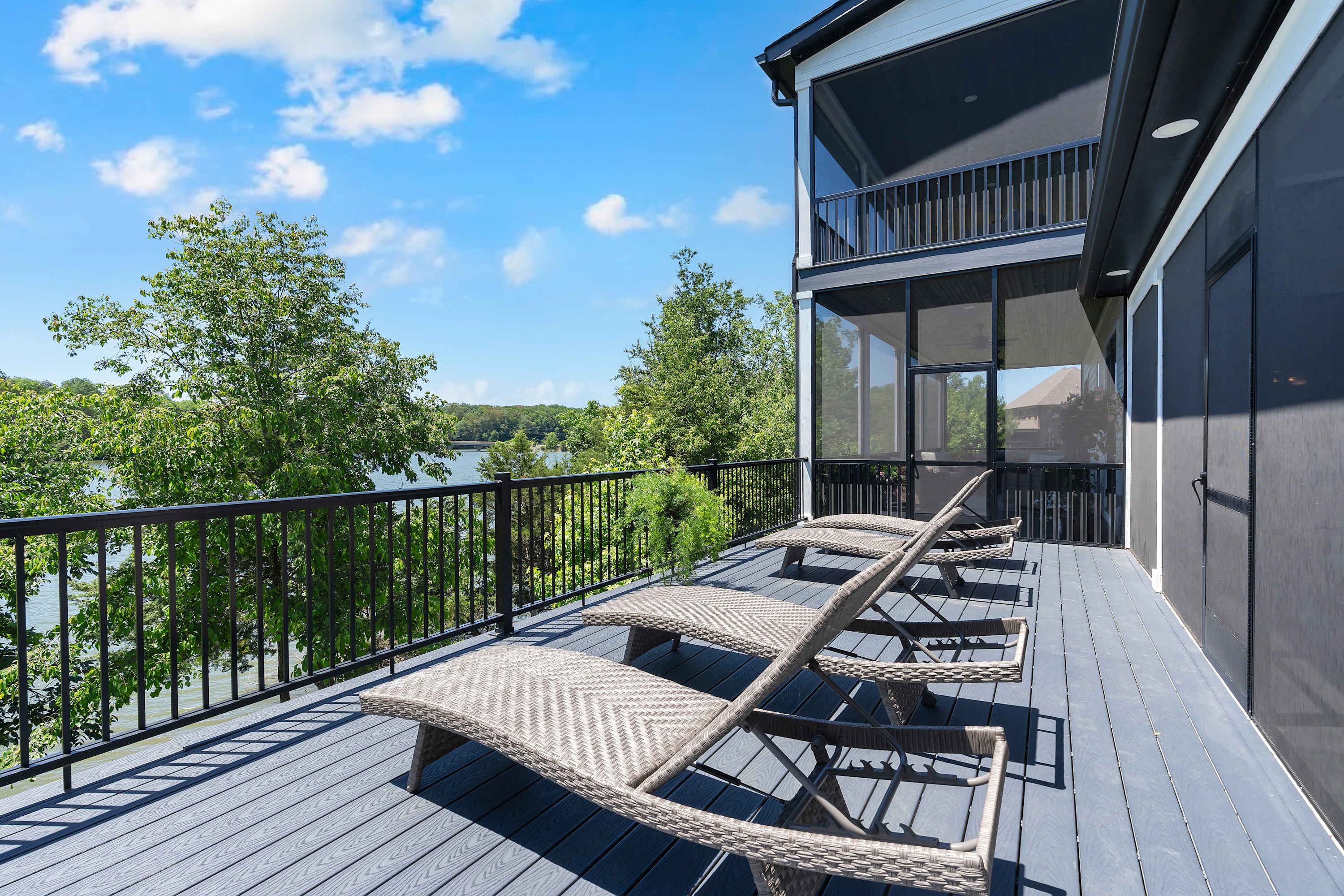 Lakefront Farmhouse | 14 Guests | Tims Ford Lake